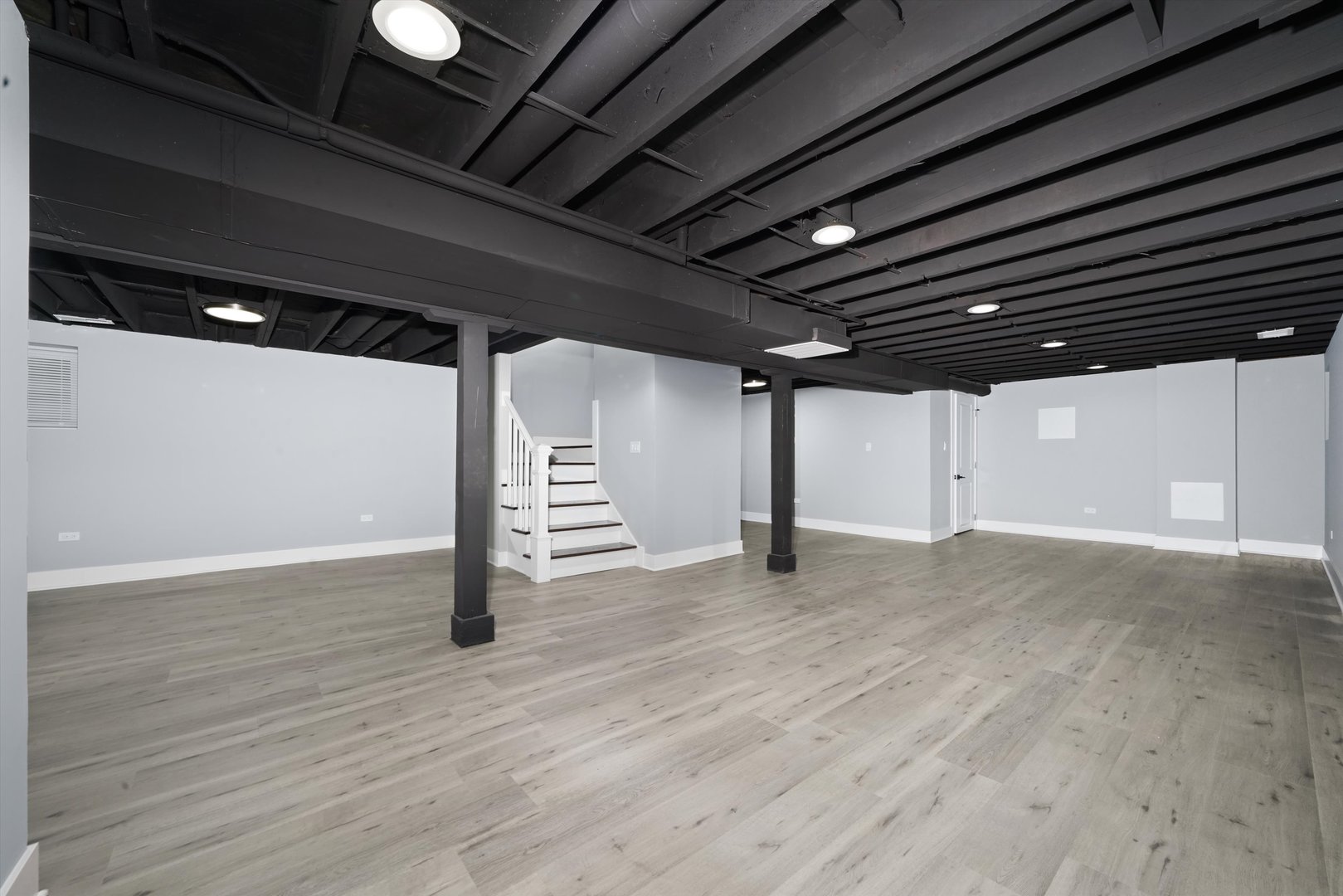 Listing images