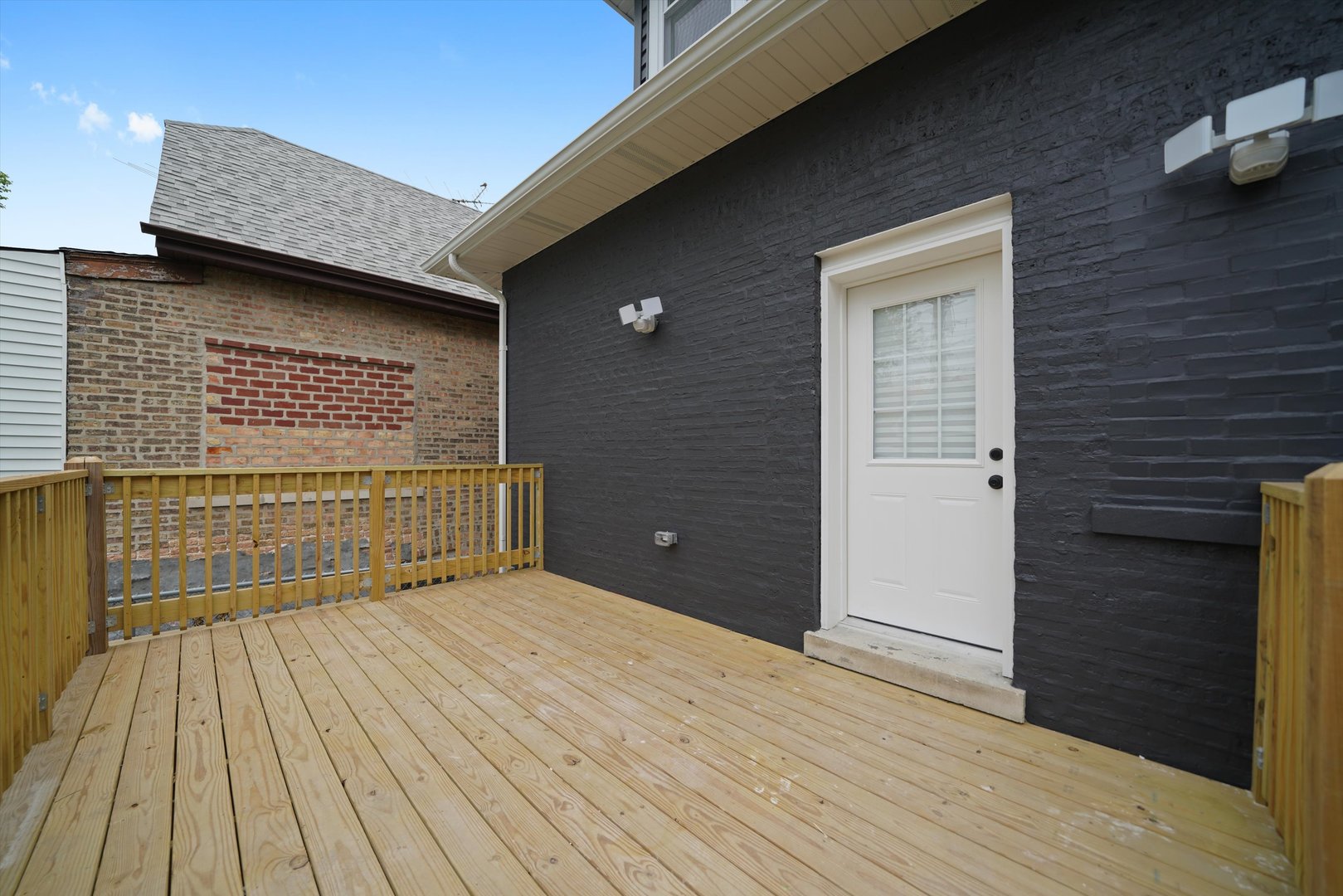 Listing images