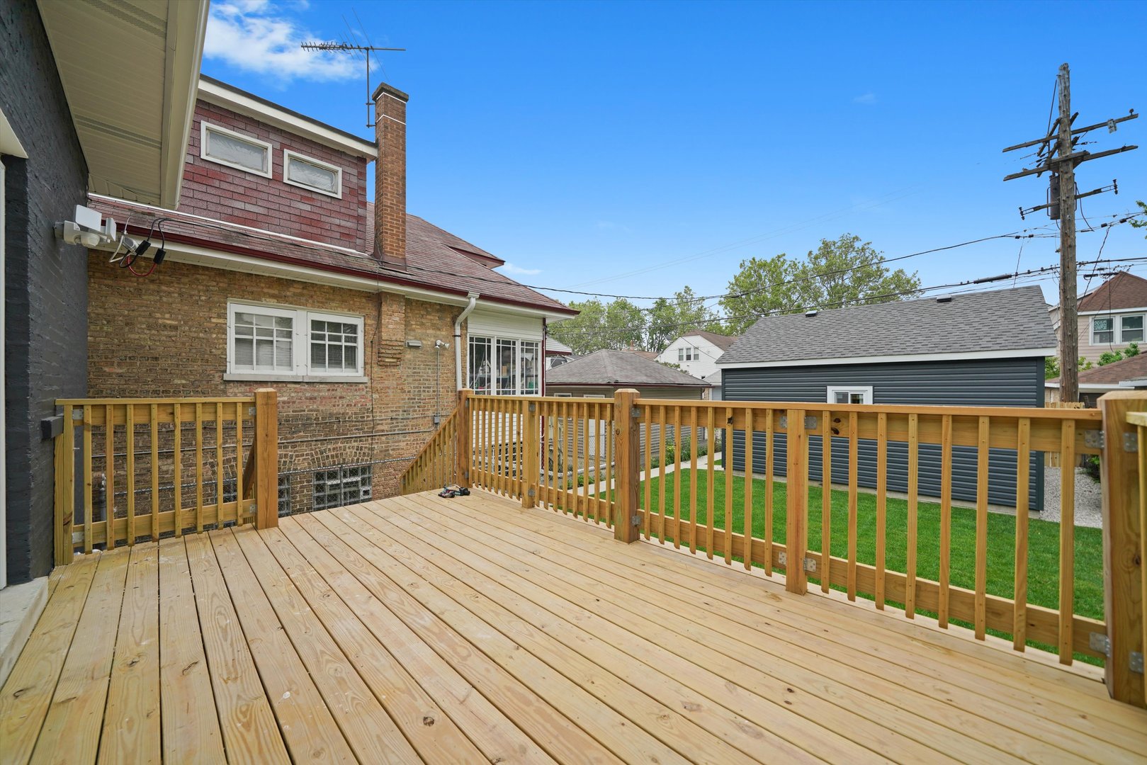 Listing images