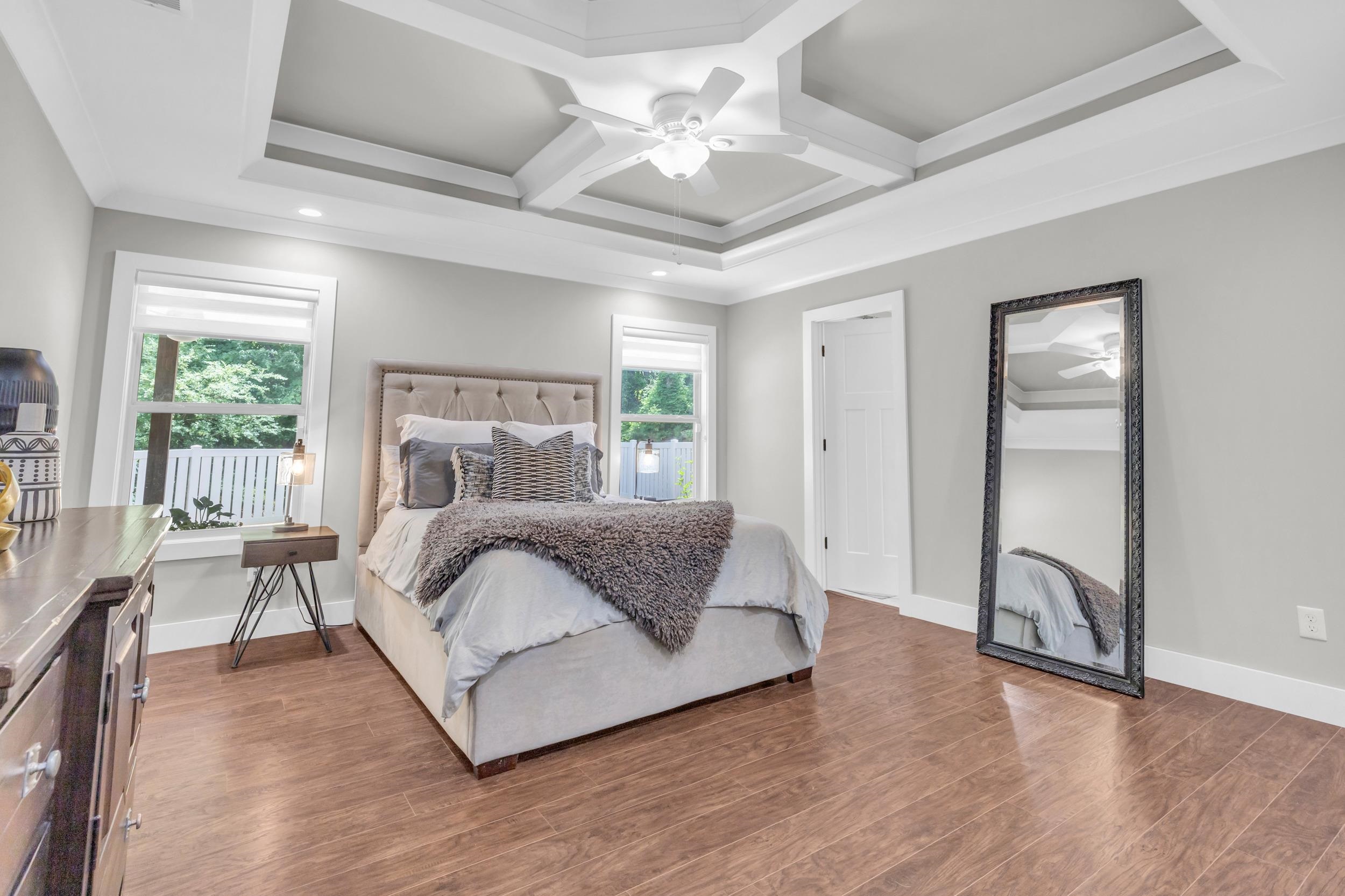 Listing images