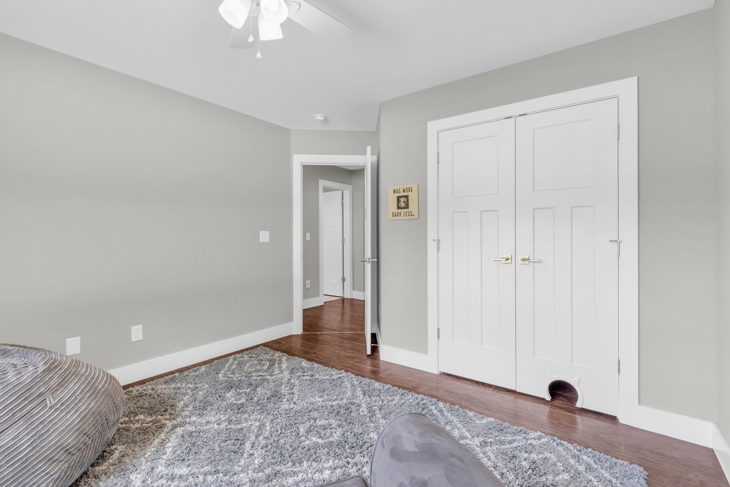 Listing images