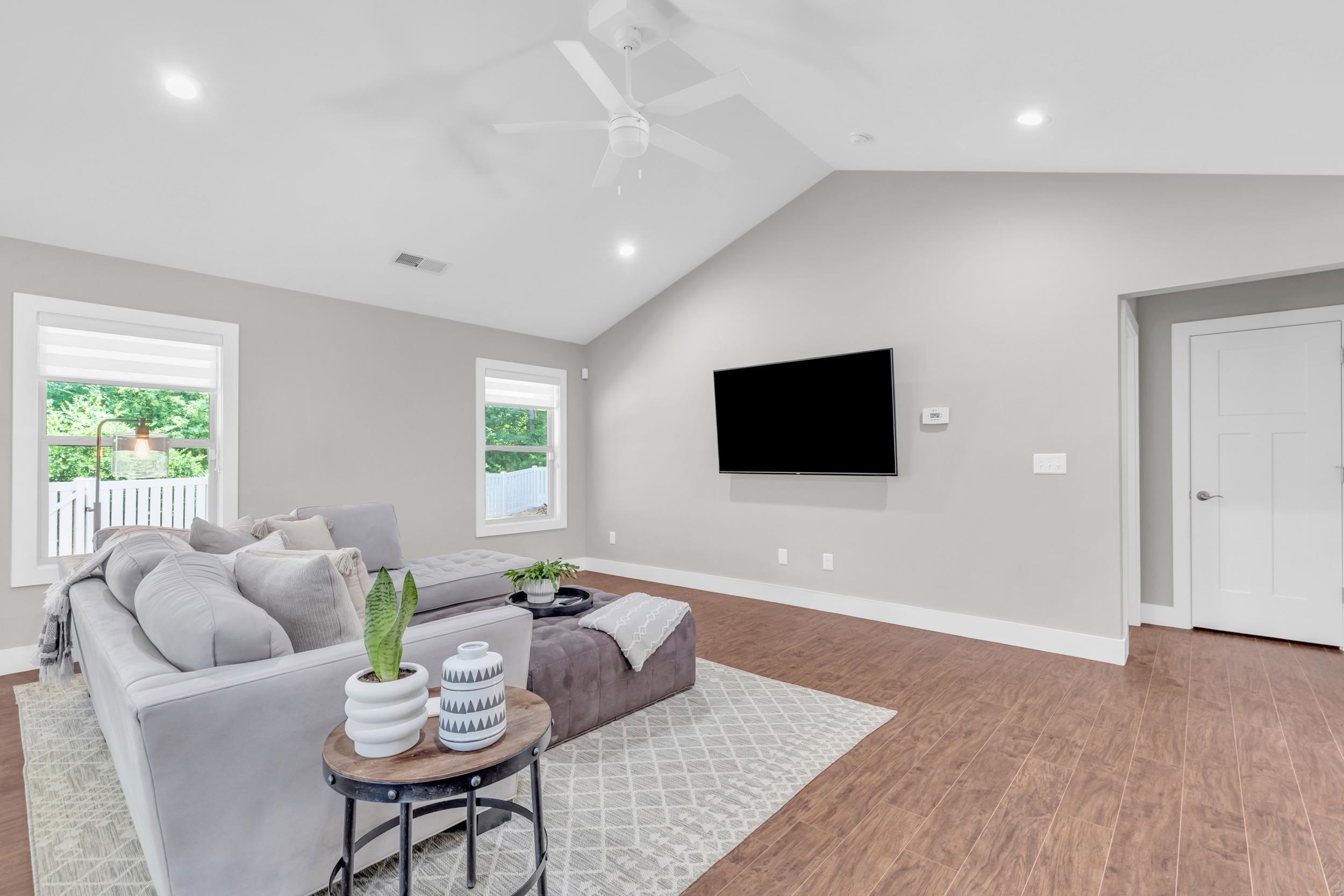 Listing images