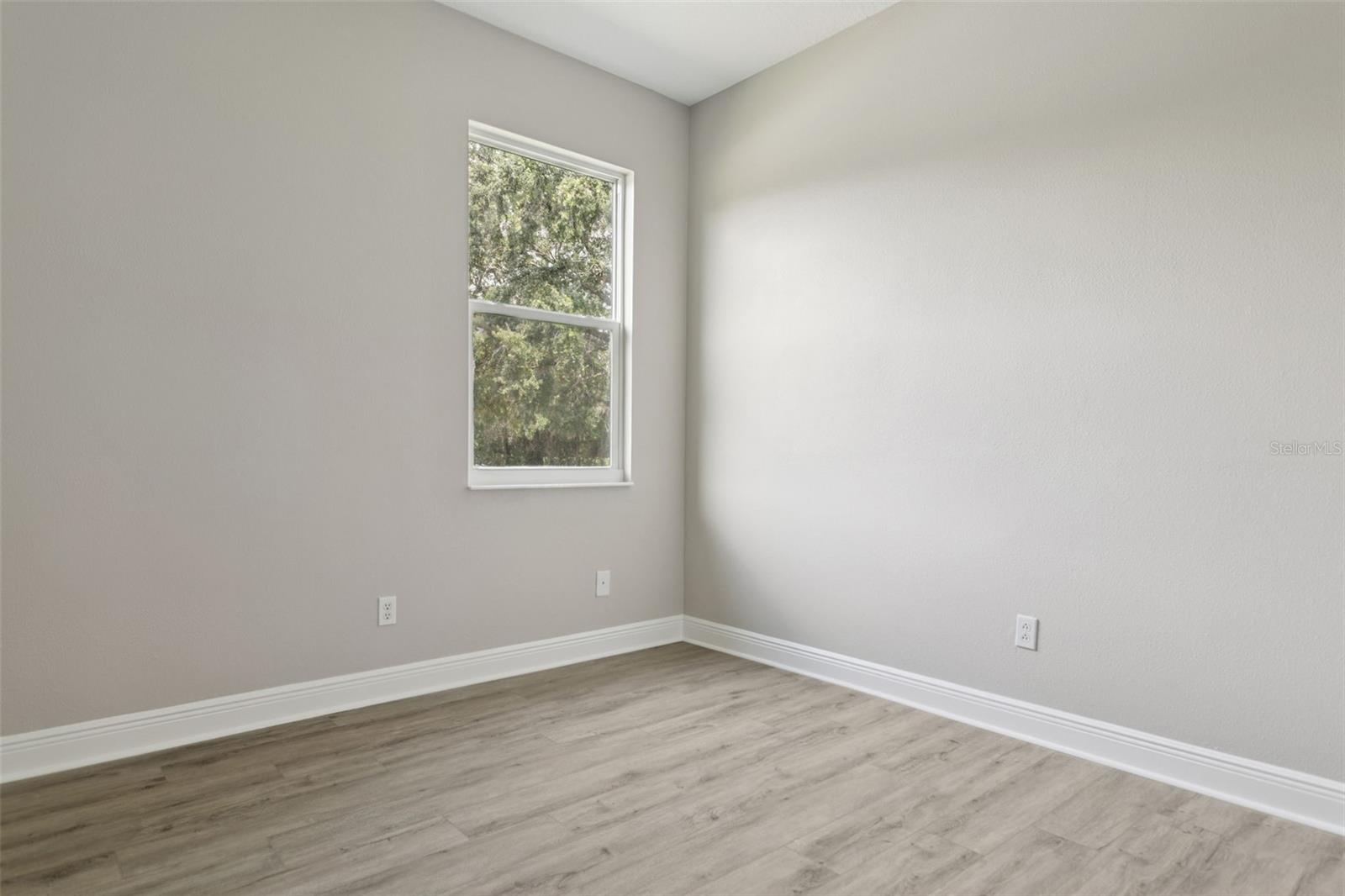 Listing images