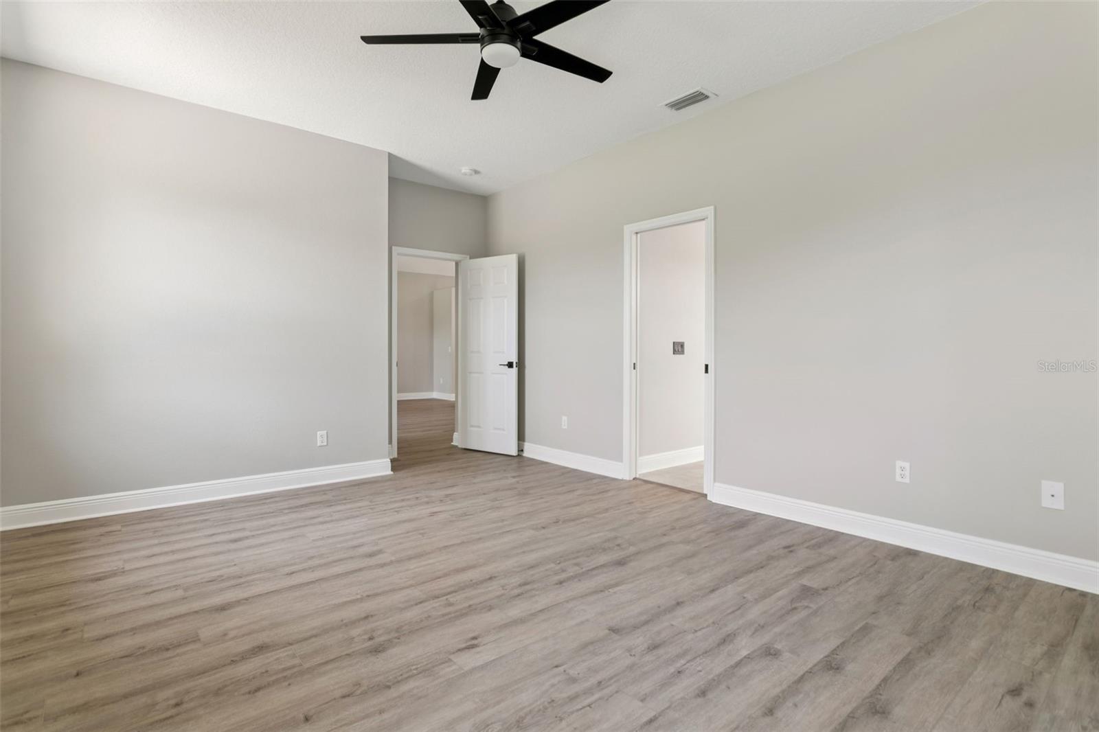 Listing images