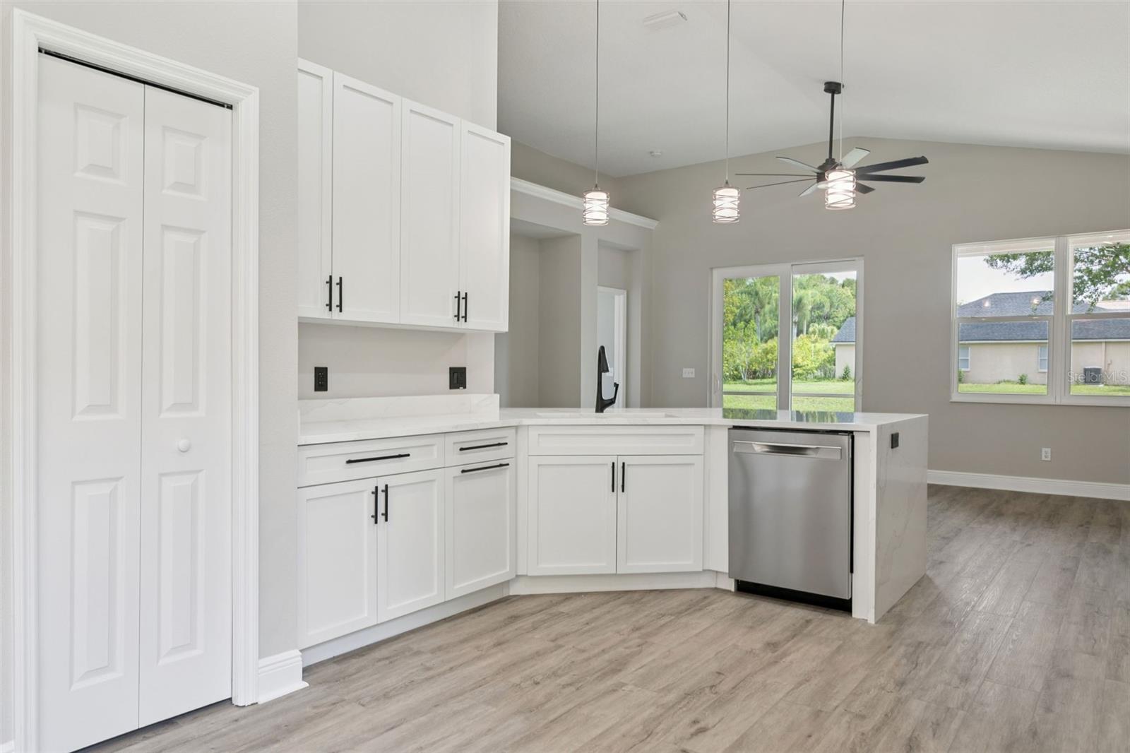 Listing images