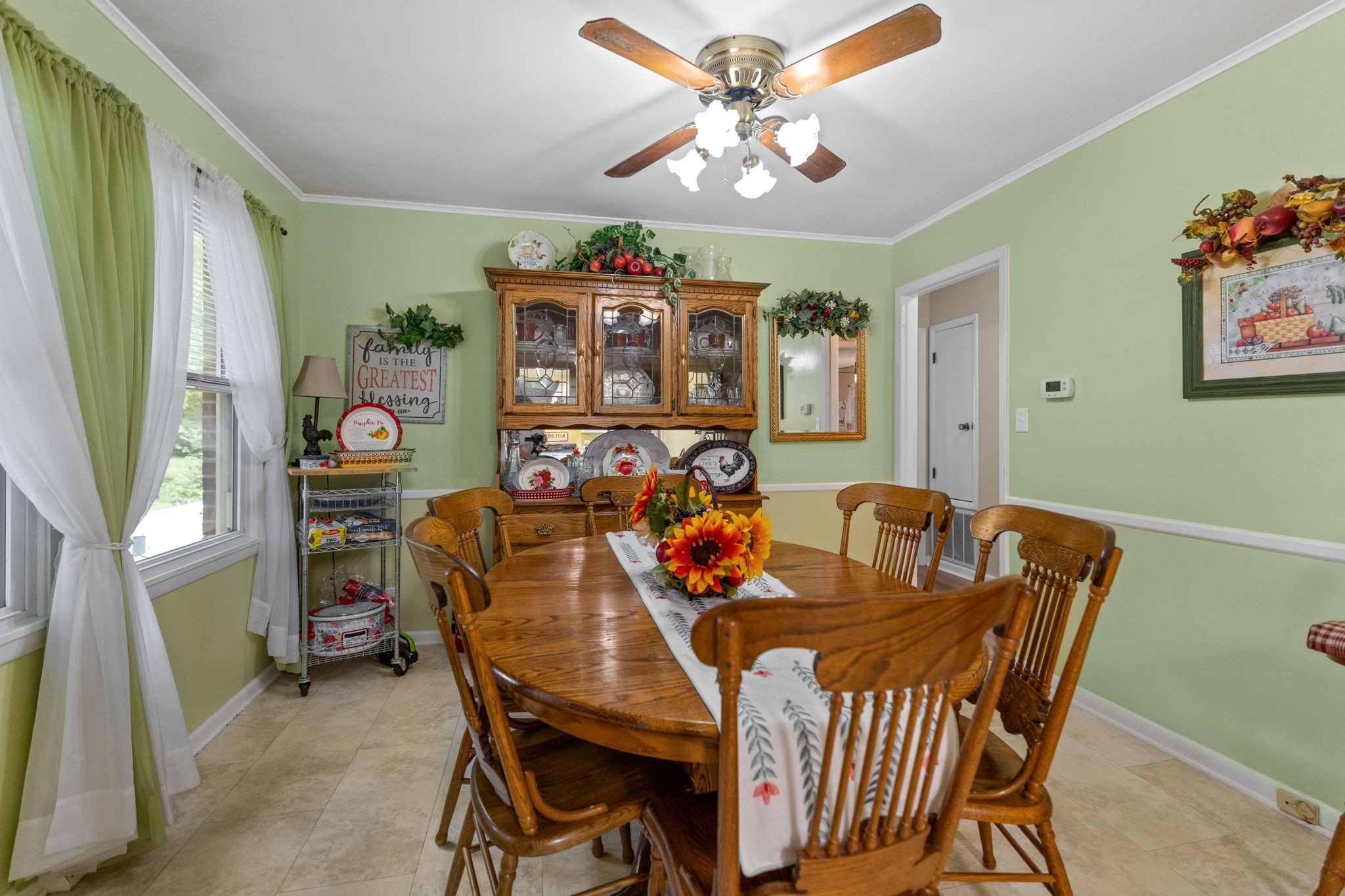Listing images