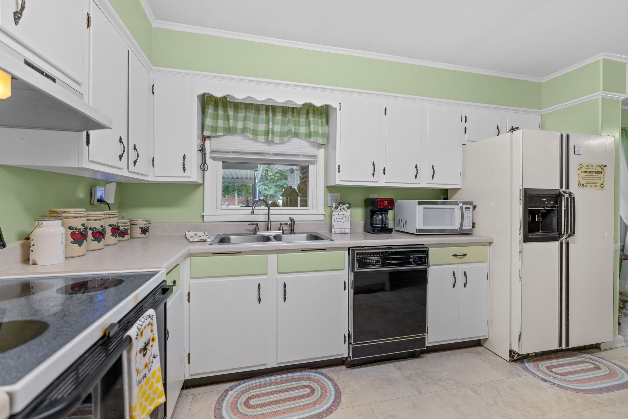 Listing images