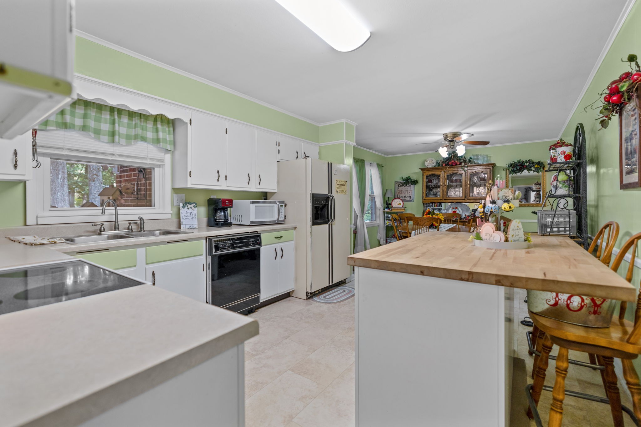 Listing images