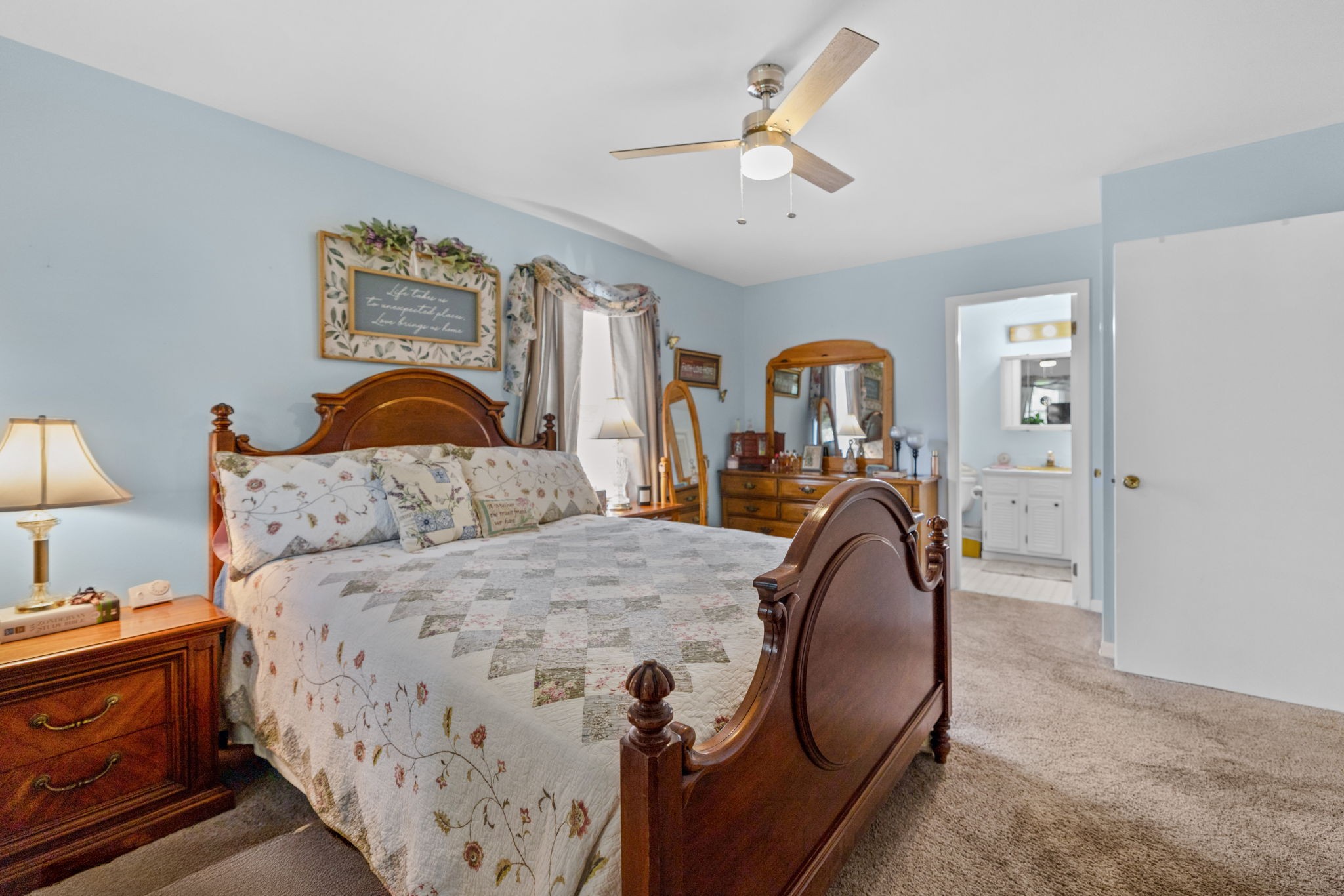 Listing images