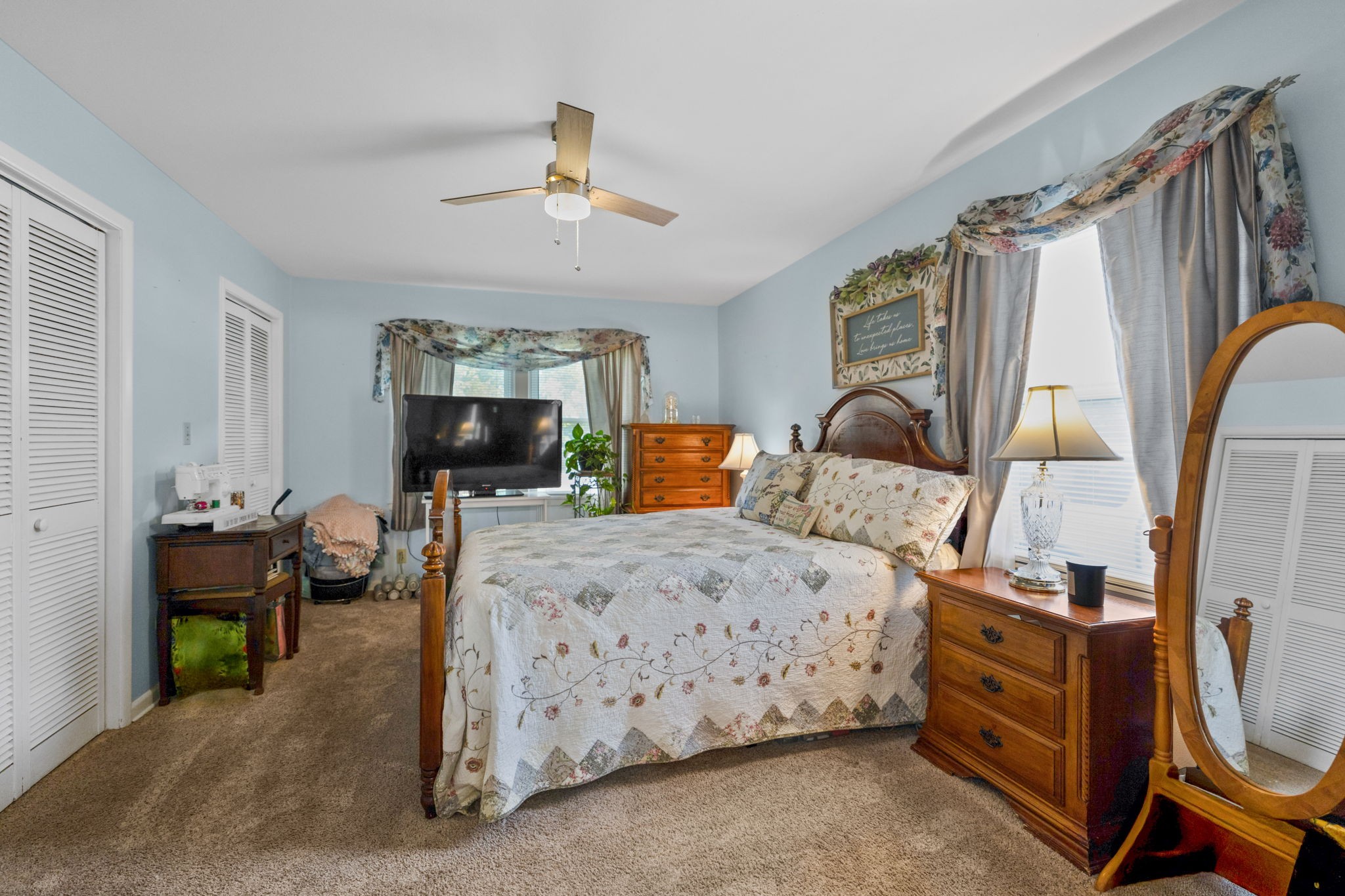 Listing images