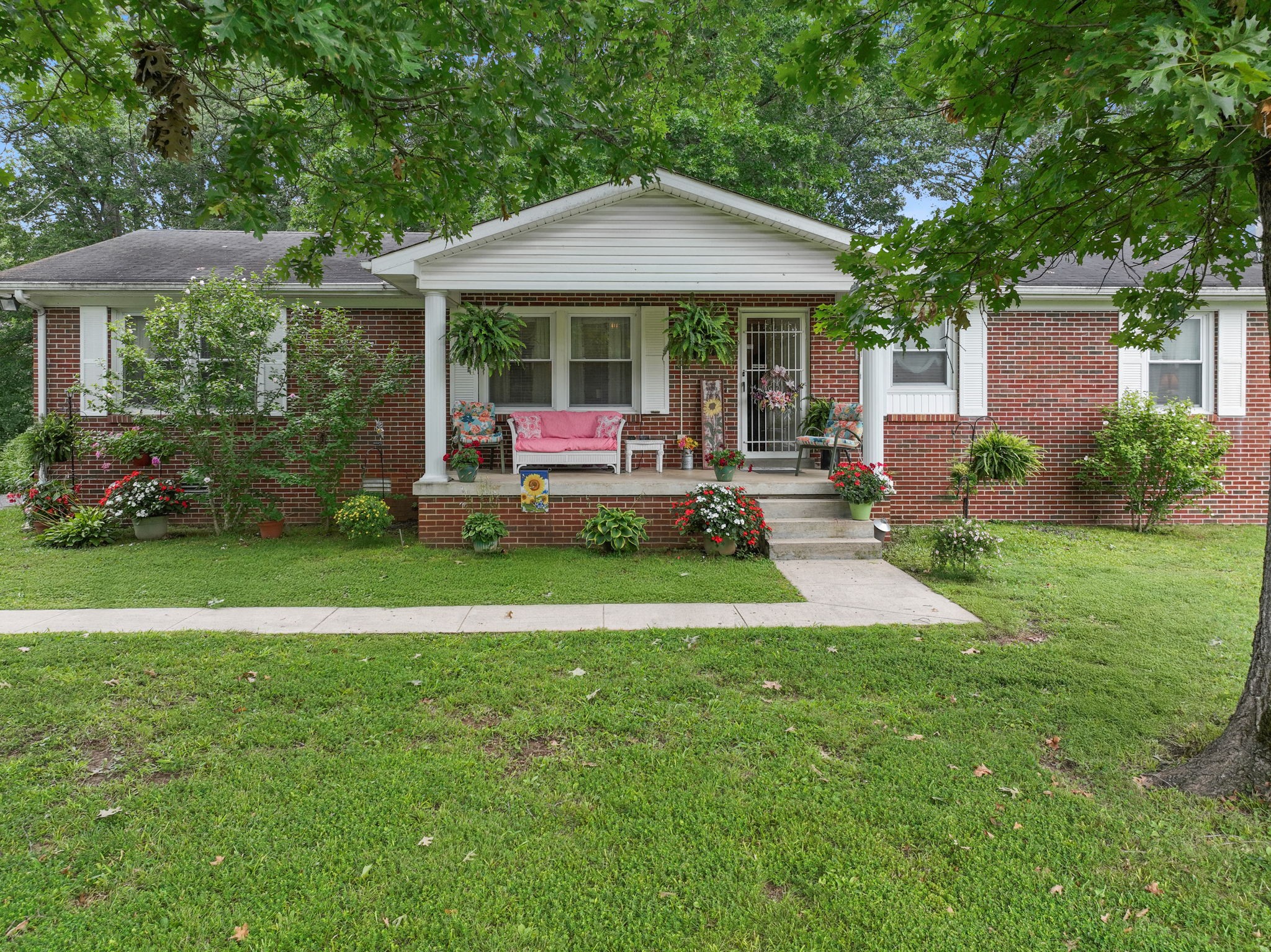 Listing images