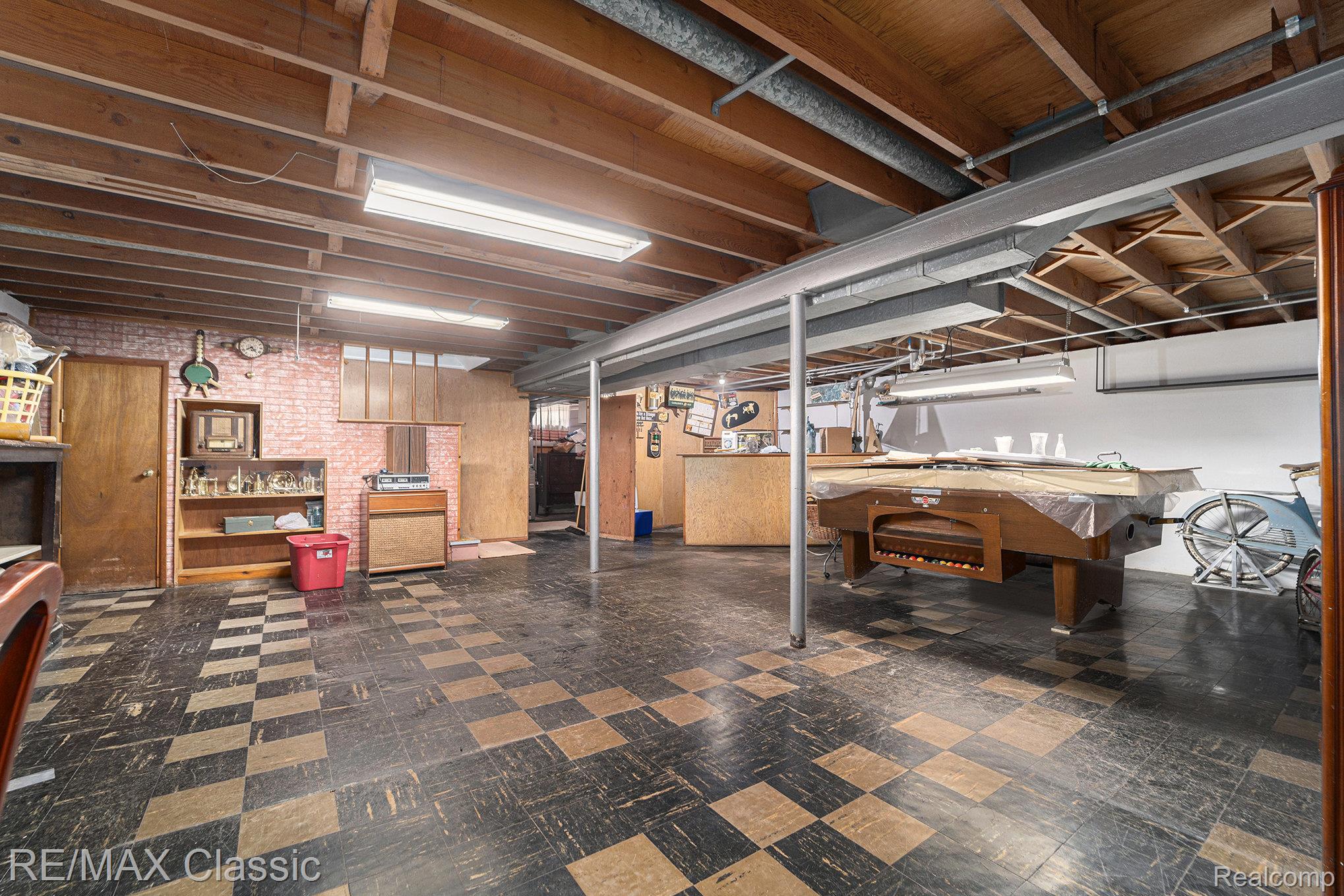 Listing images