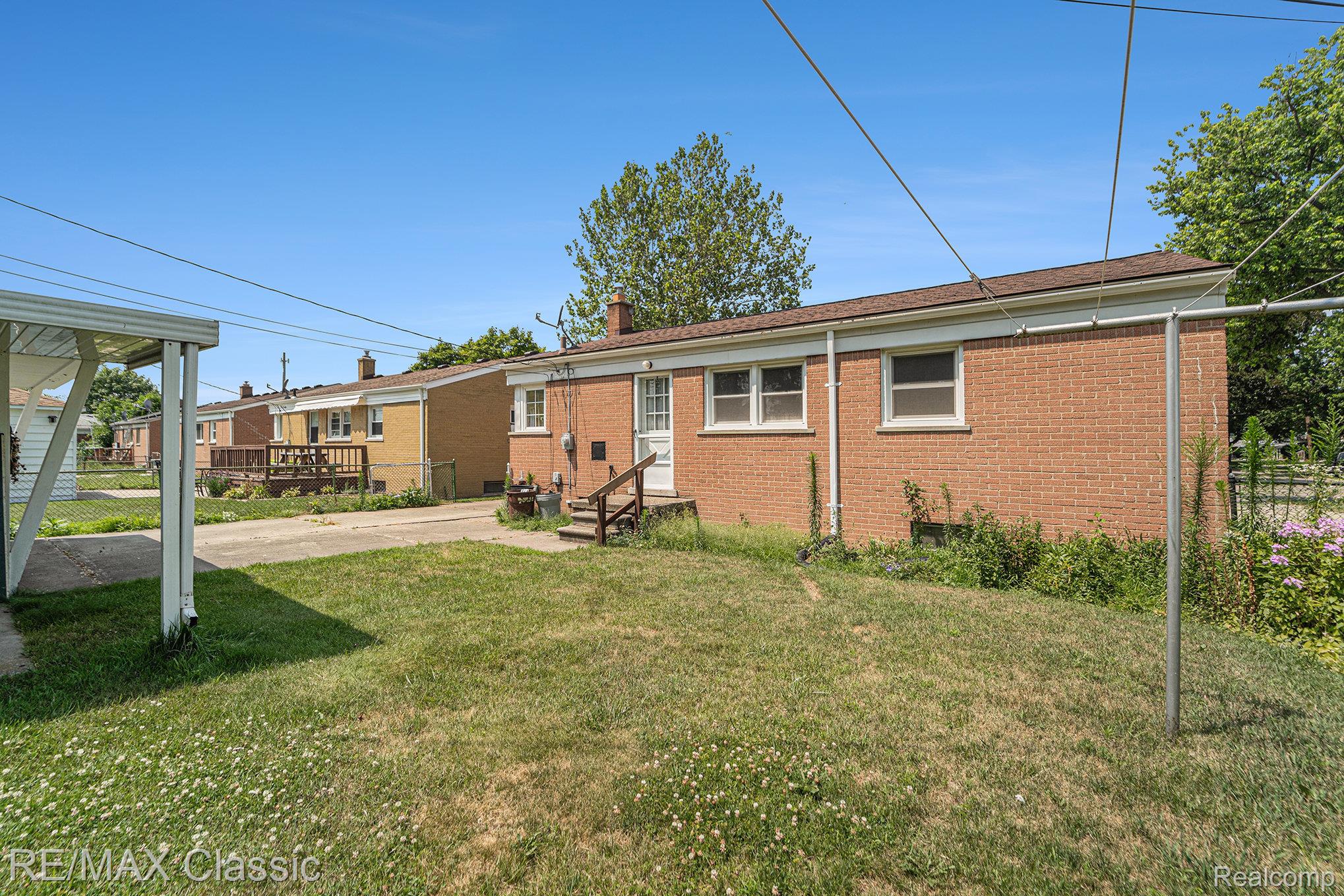 Listing images