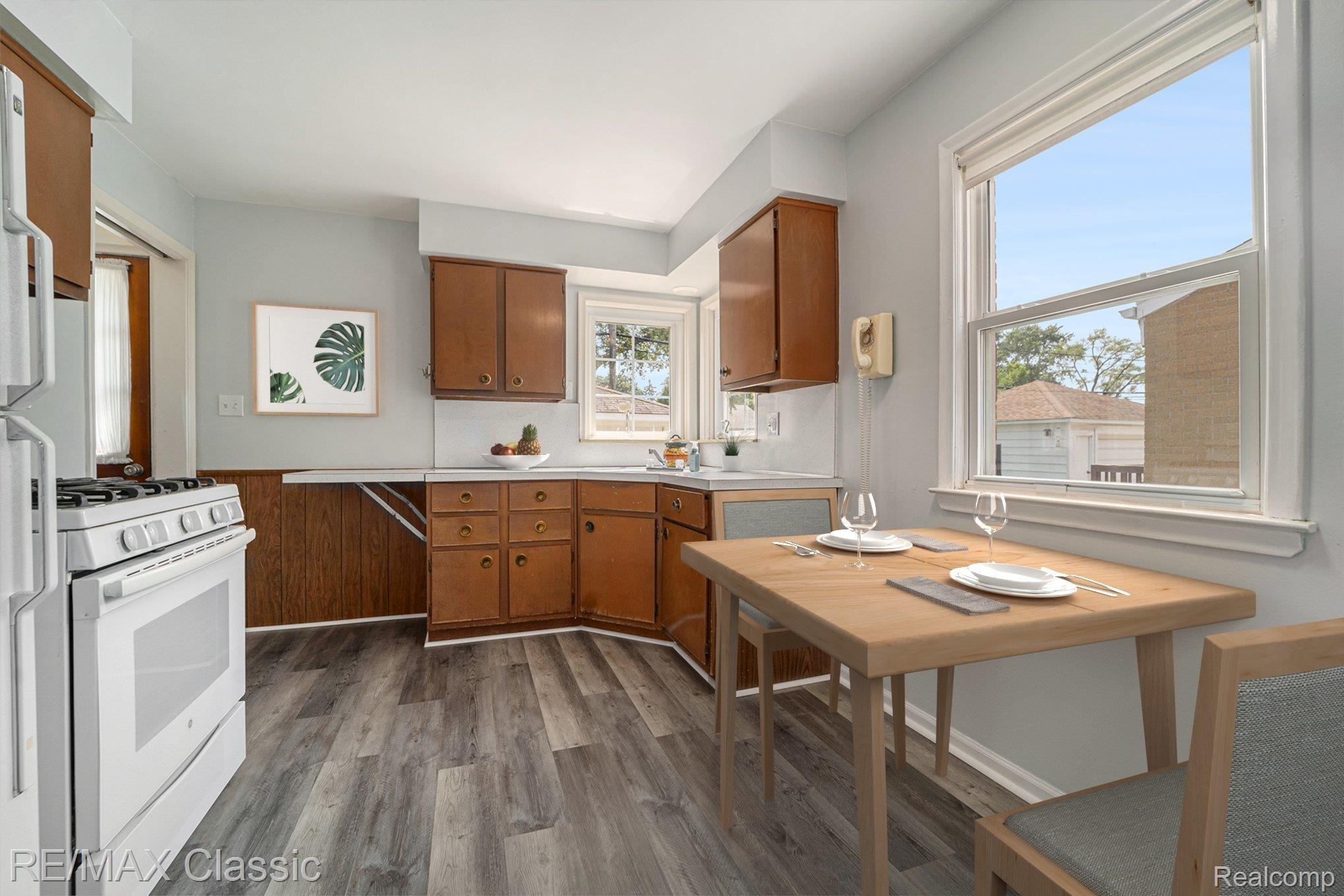 Listing images