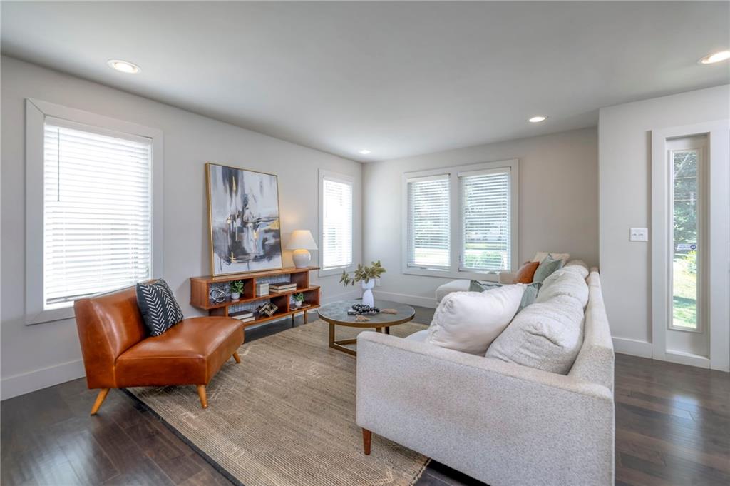 Listing images