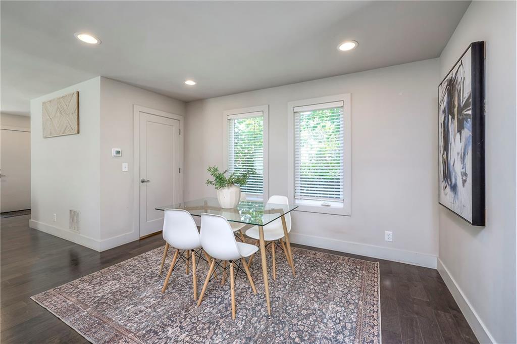 Listing images
