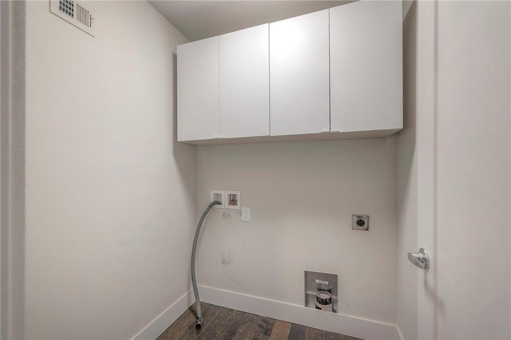 Listing images