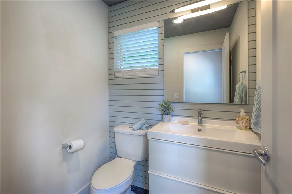 Listing images
