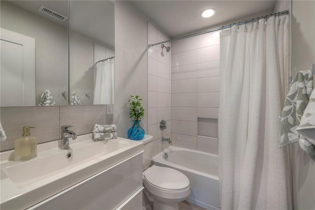 Listing images