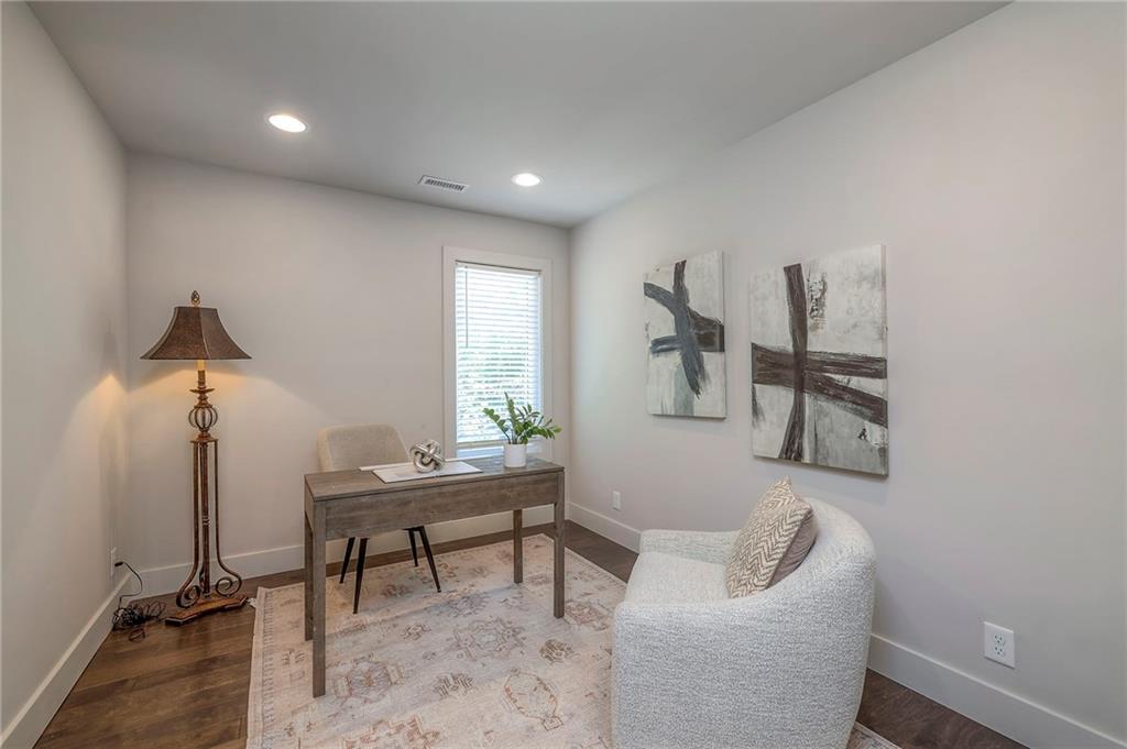 Listing images
