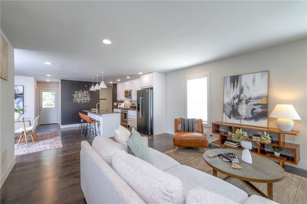 Listing images