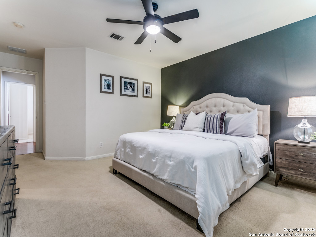 Listing images
