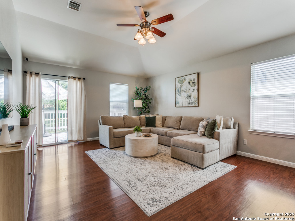 Listing images