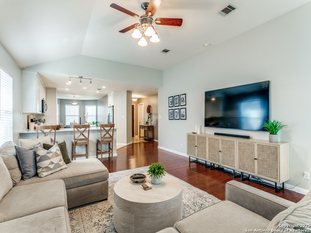 Listing images