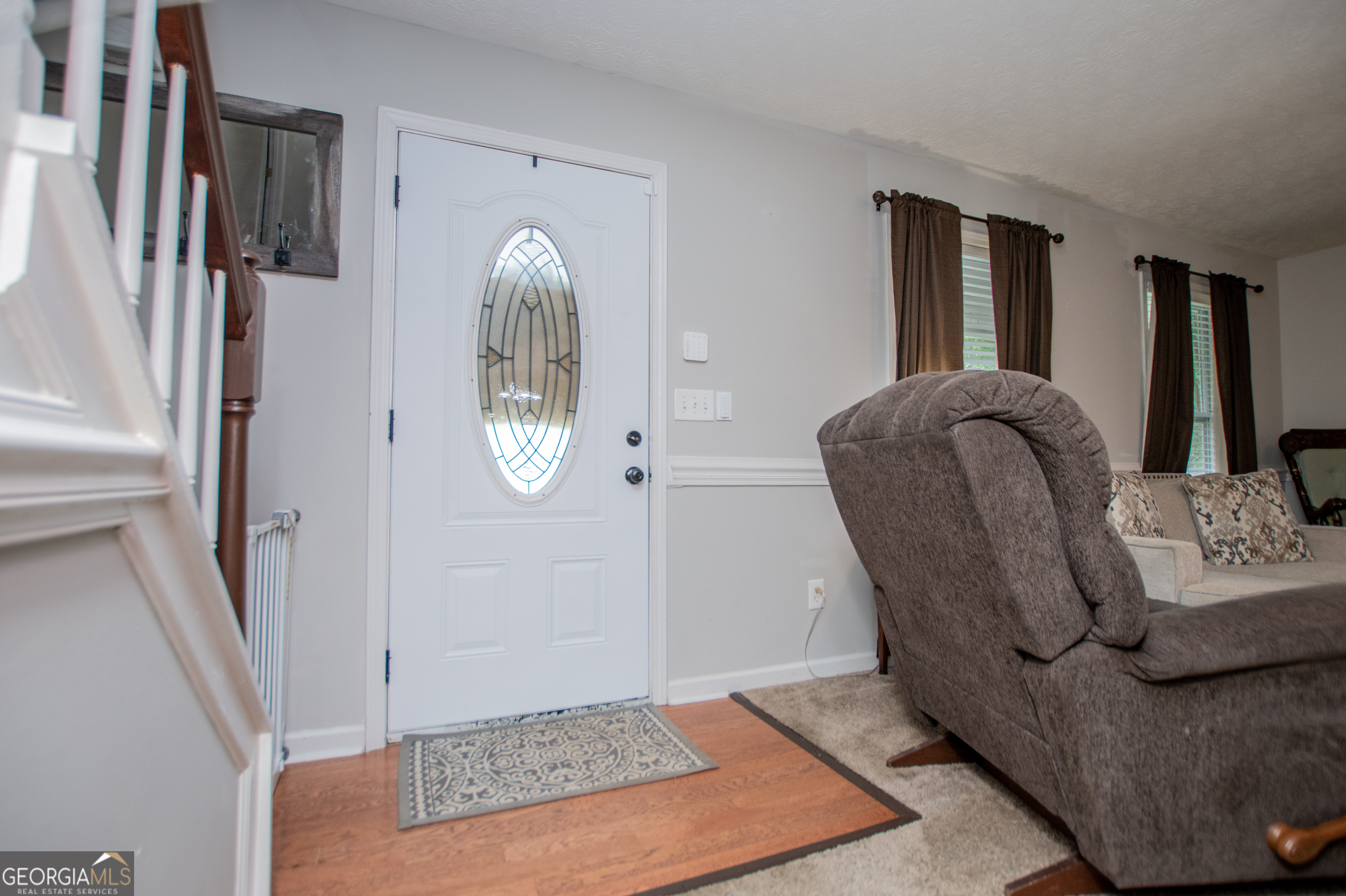 Listing images