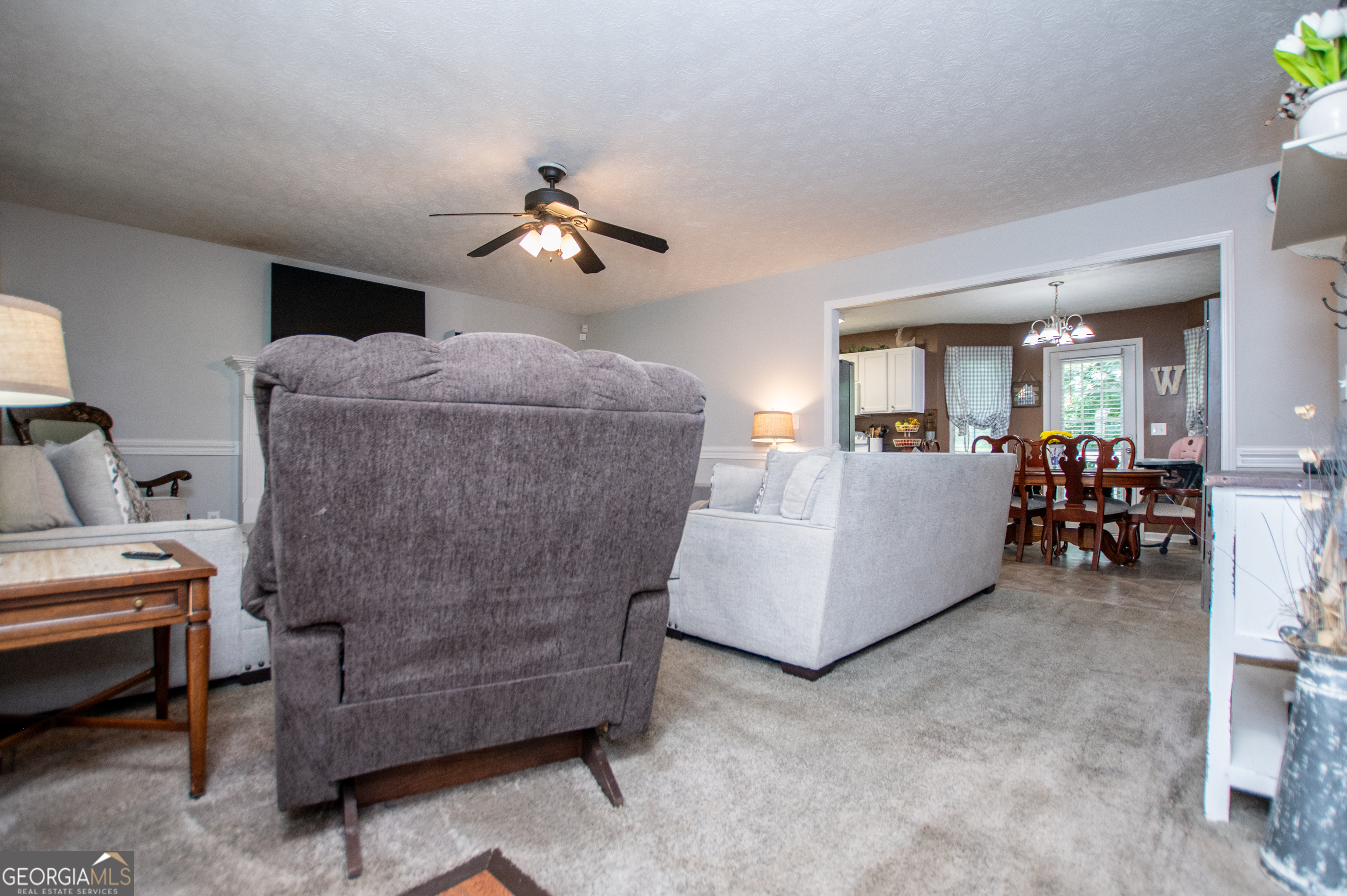Listing images