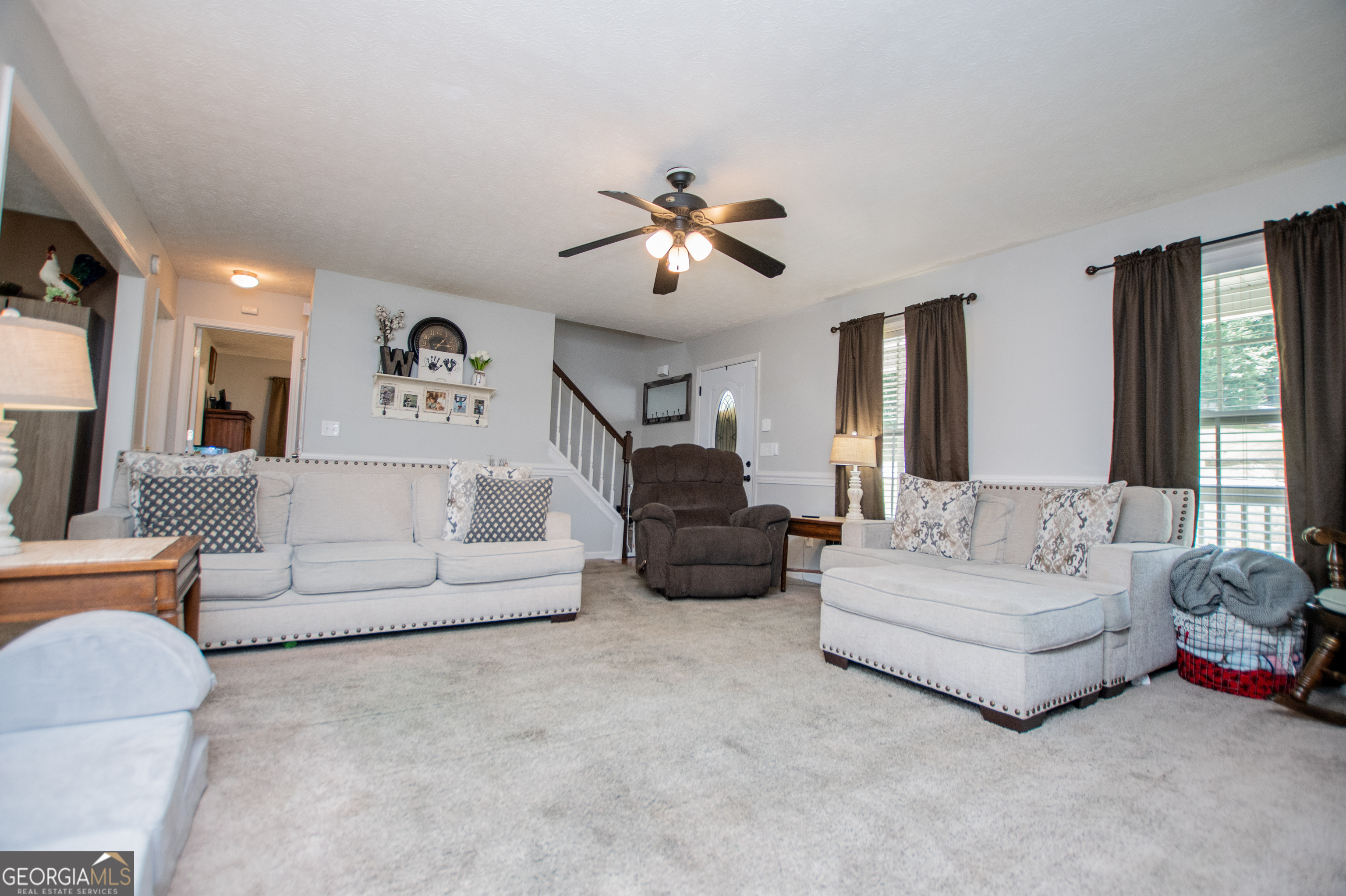 Listing images