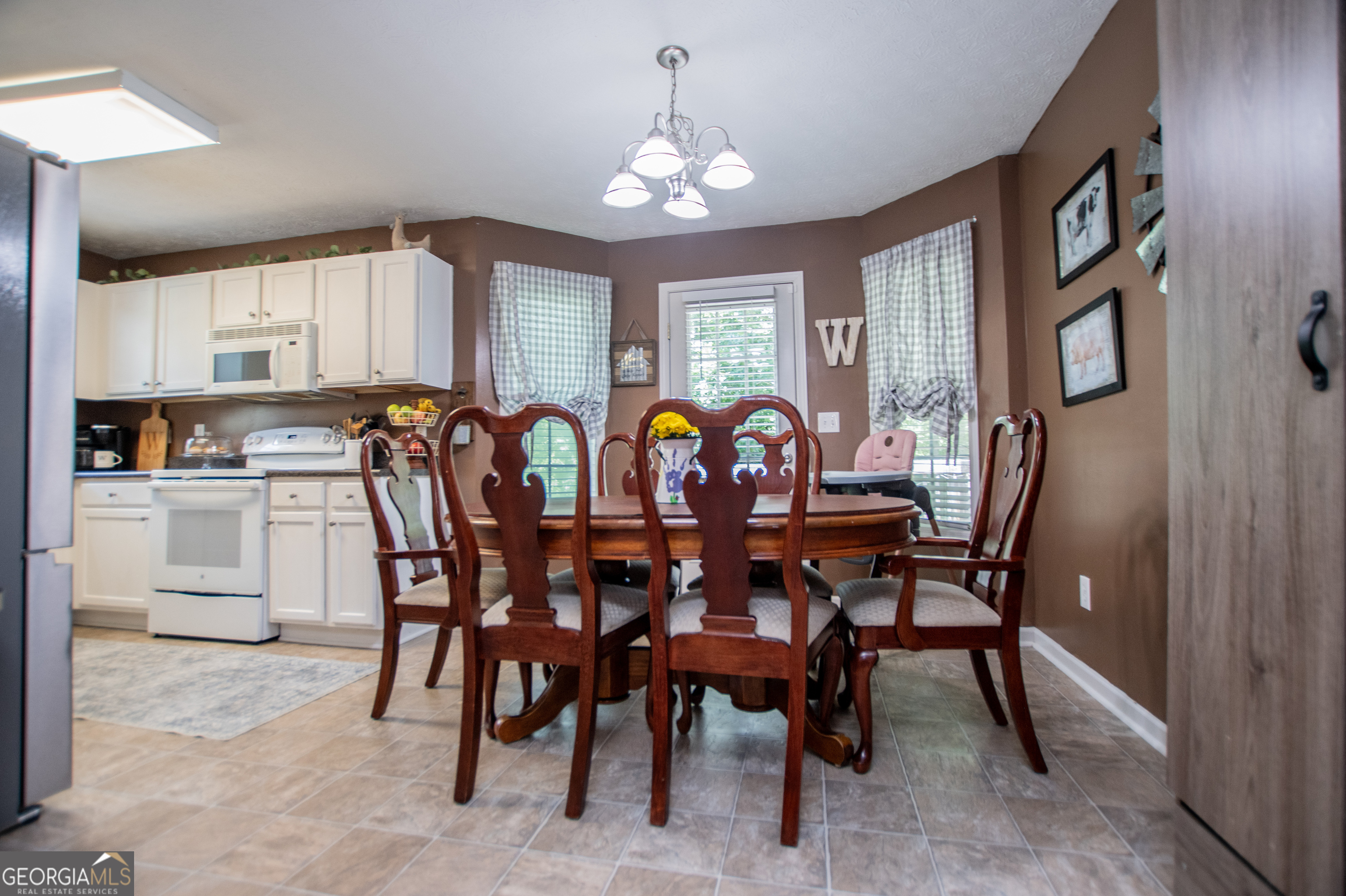 Listing images