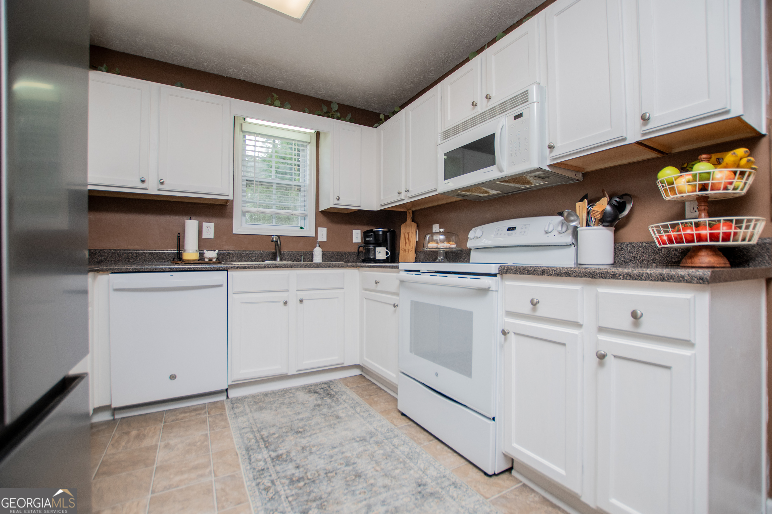 Listing images