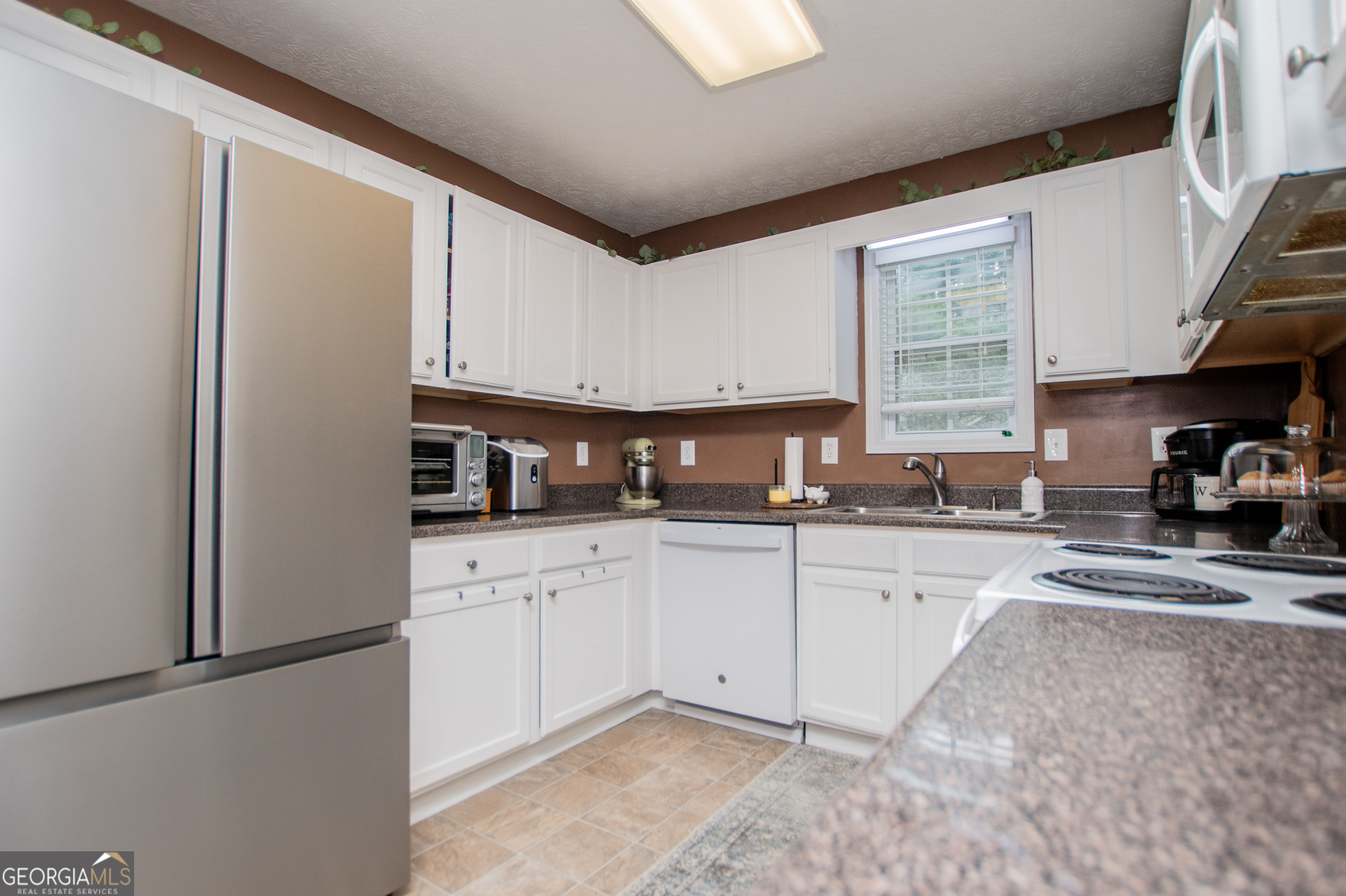 Listing images