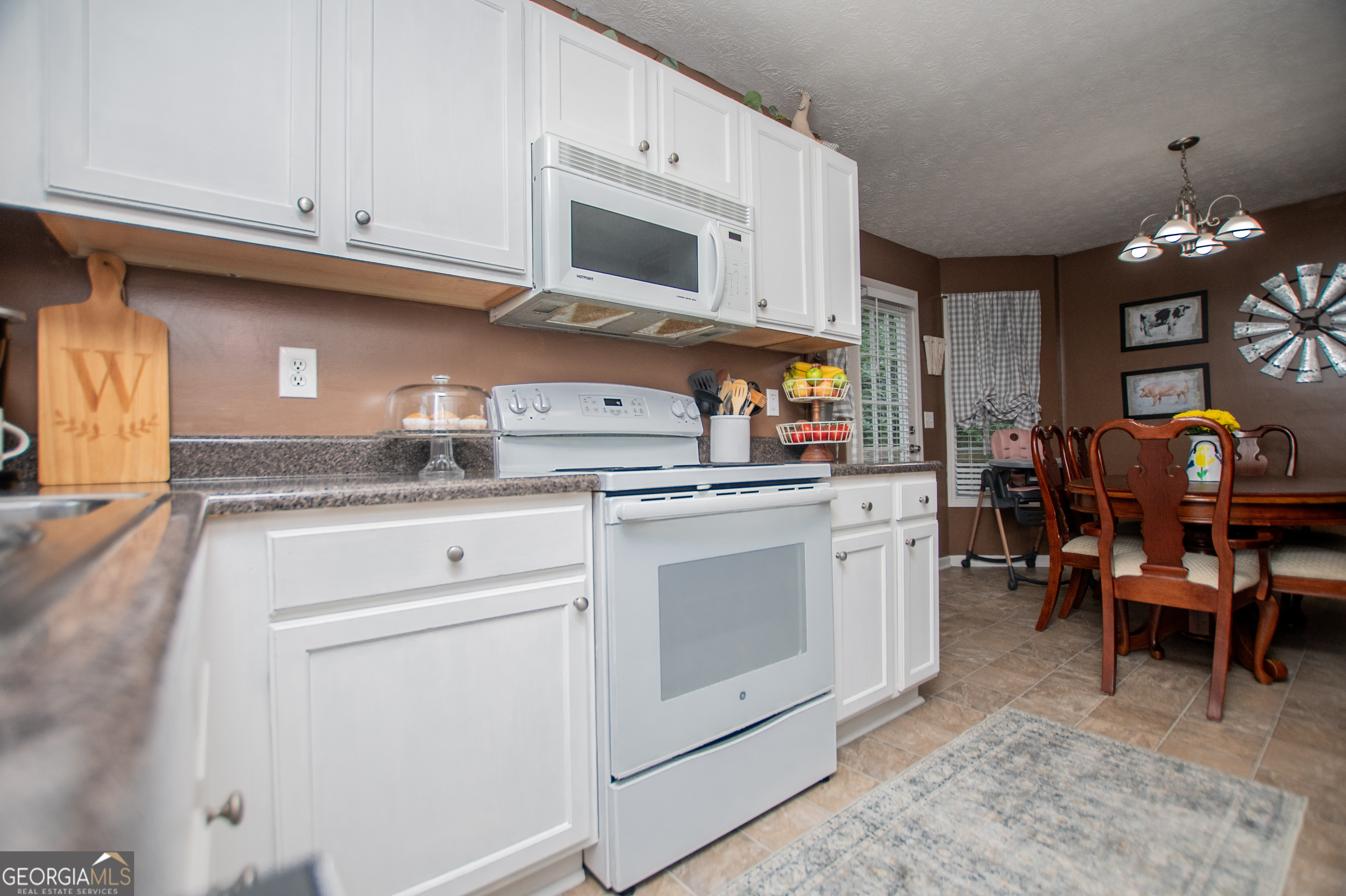 Listing images