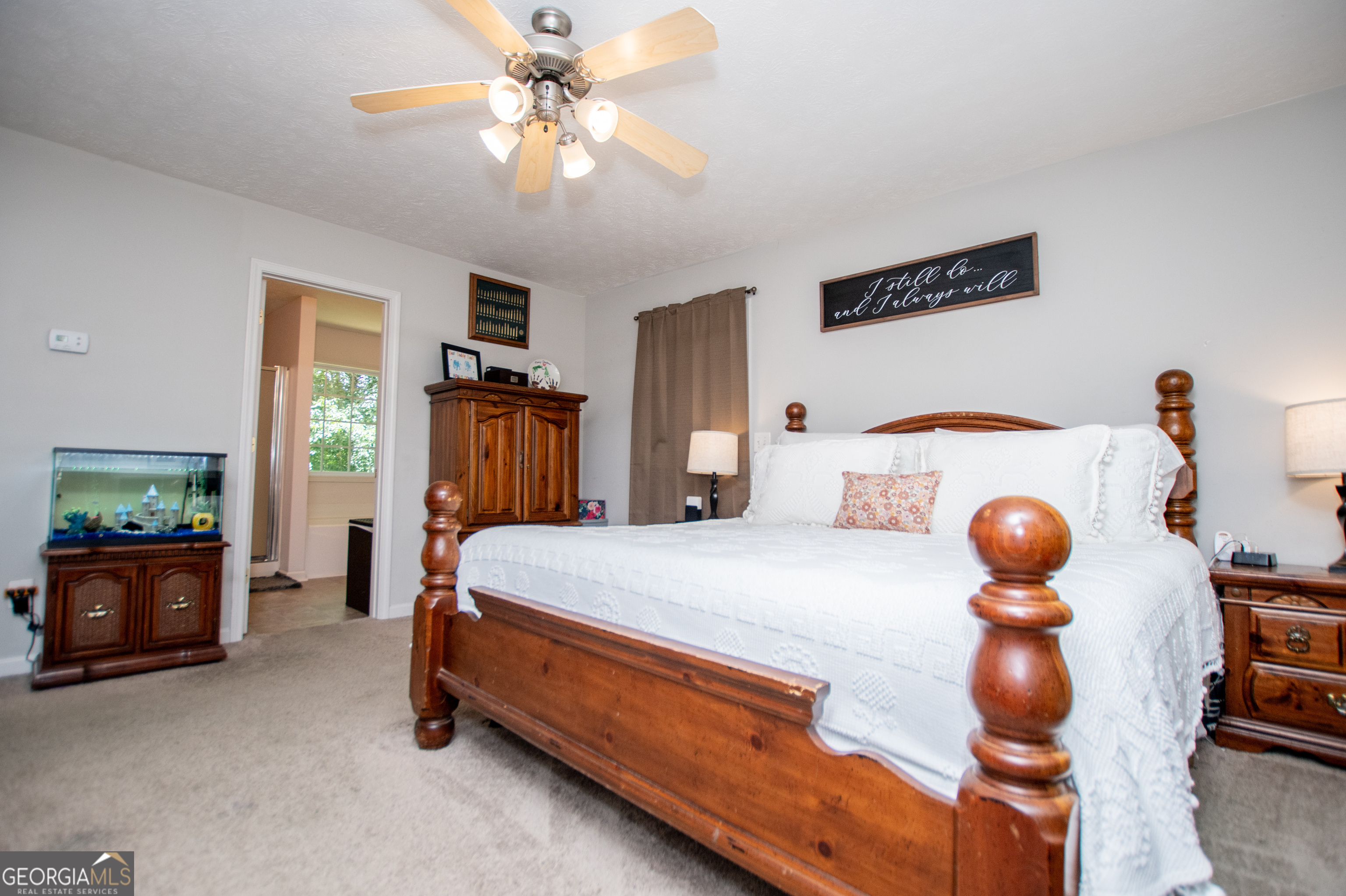 Listing images