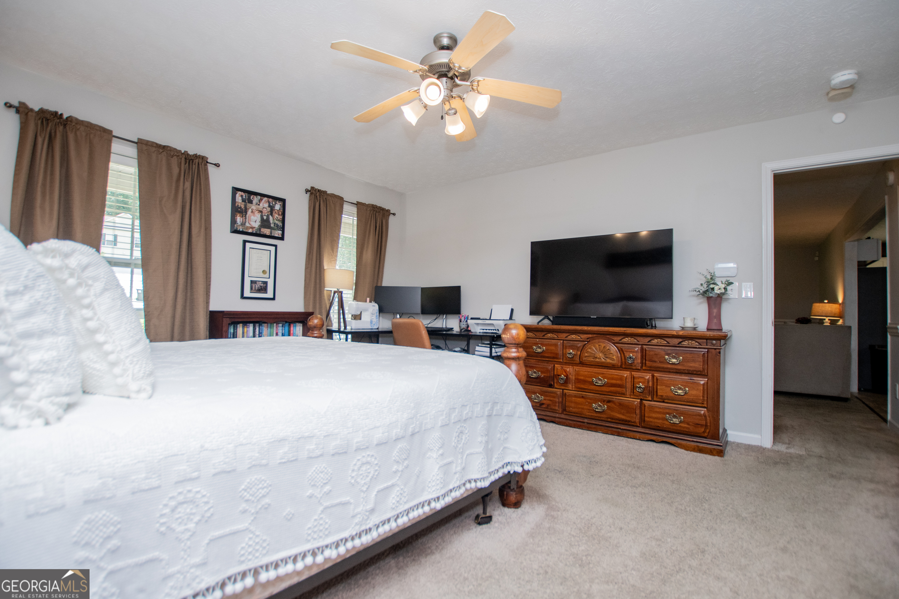 Listing images