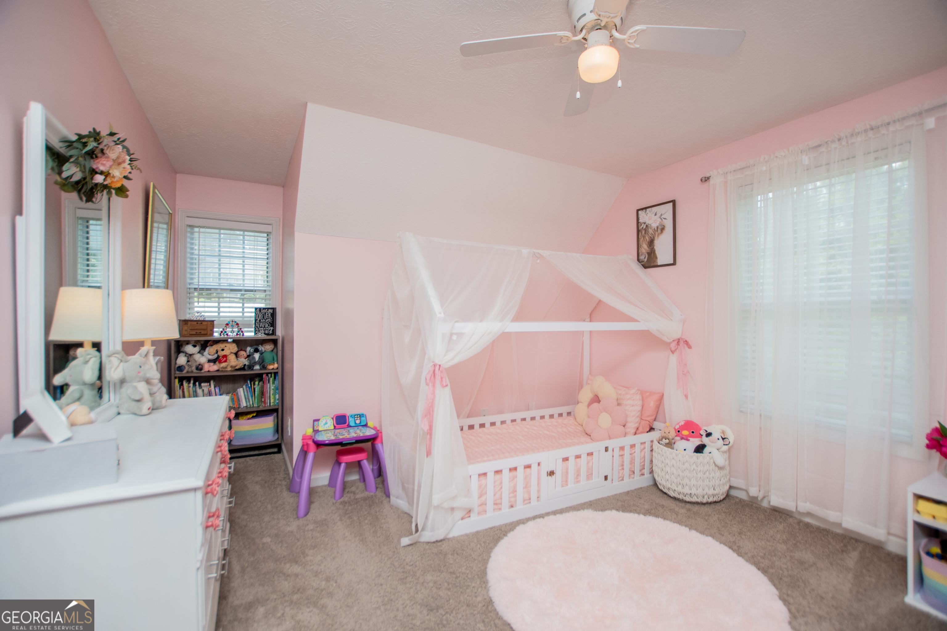 Listing images