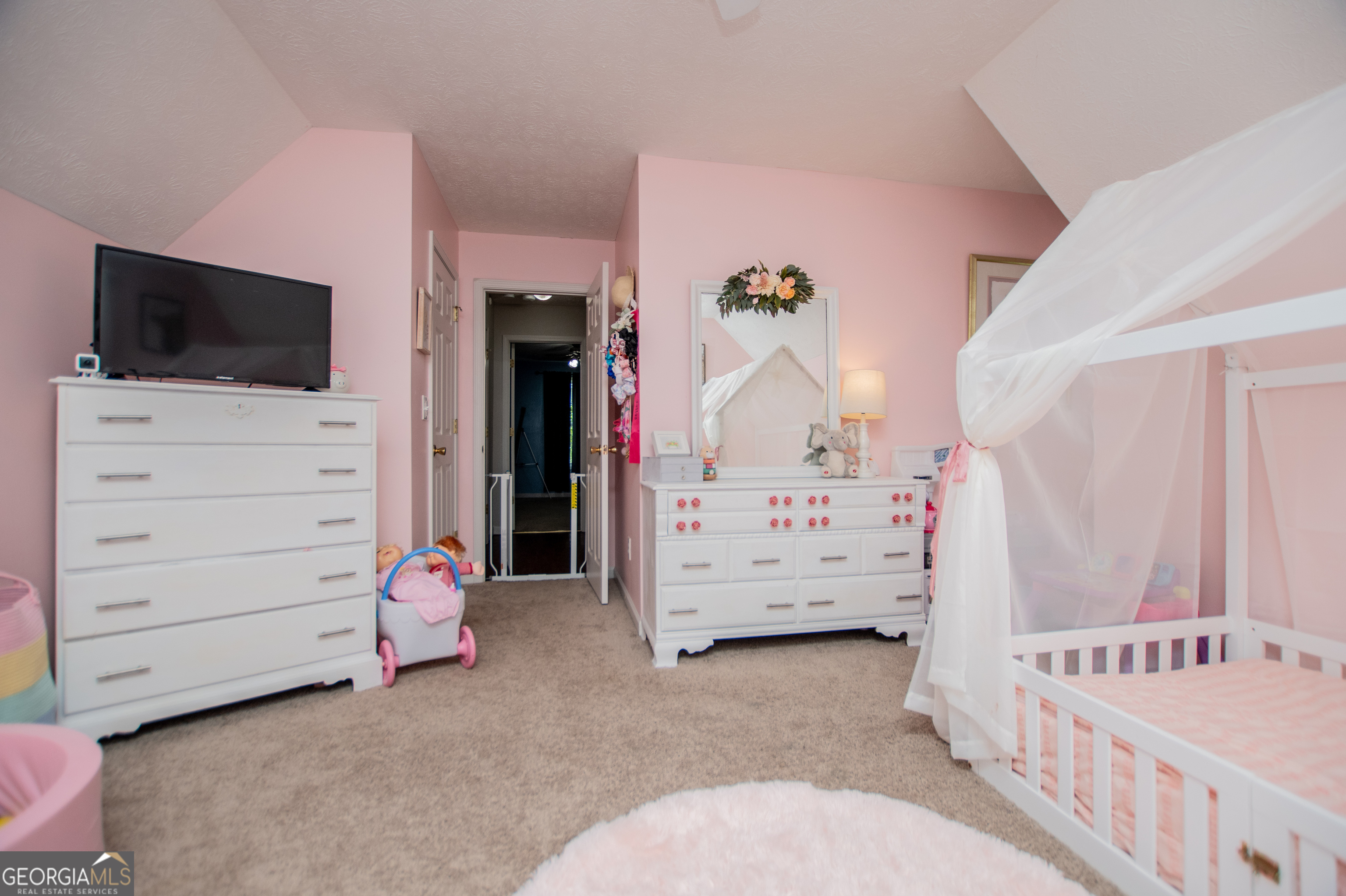Listing images