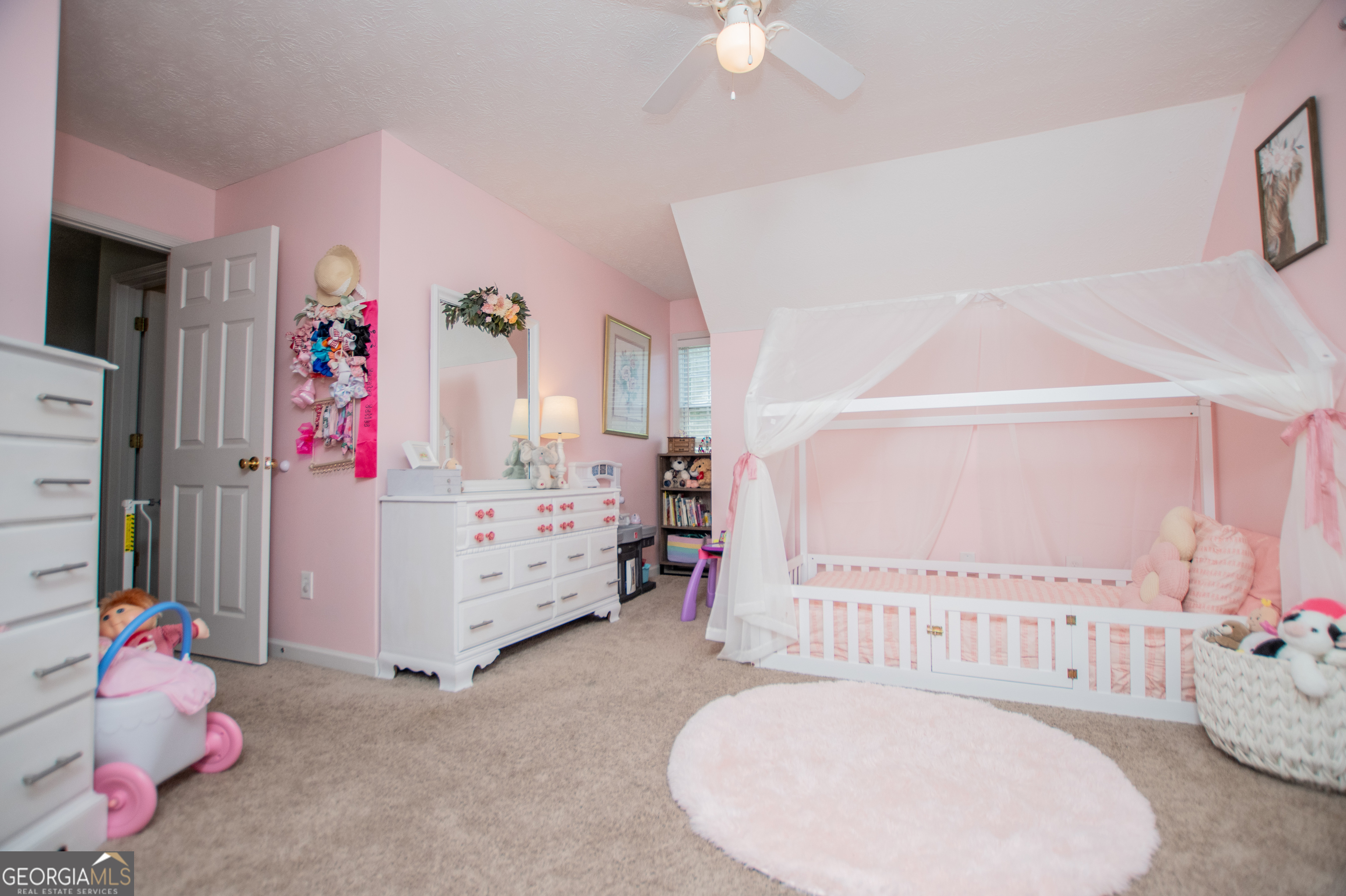 Listing images