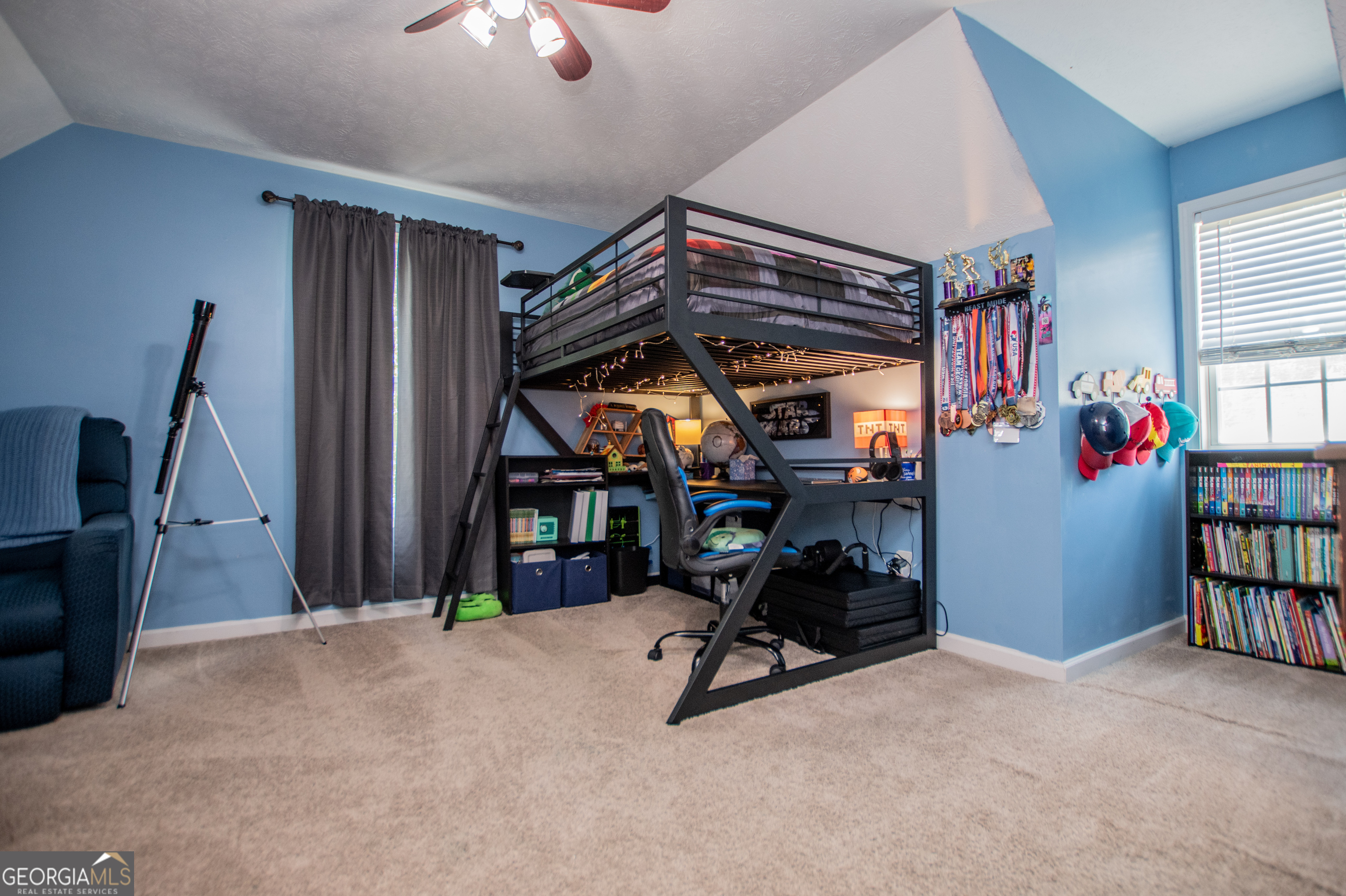Listing images