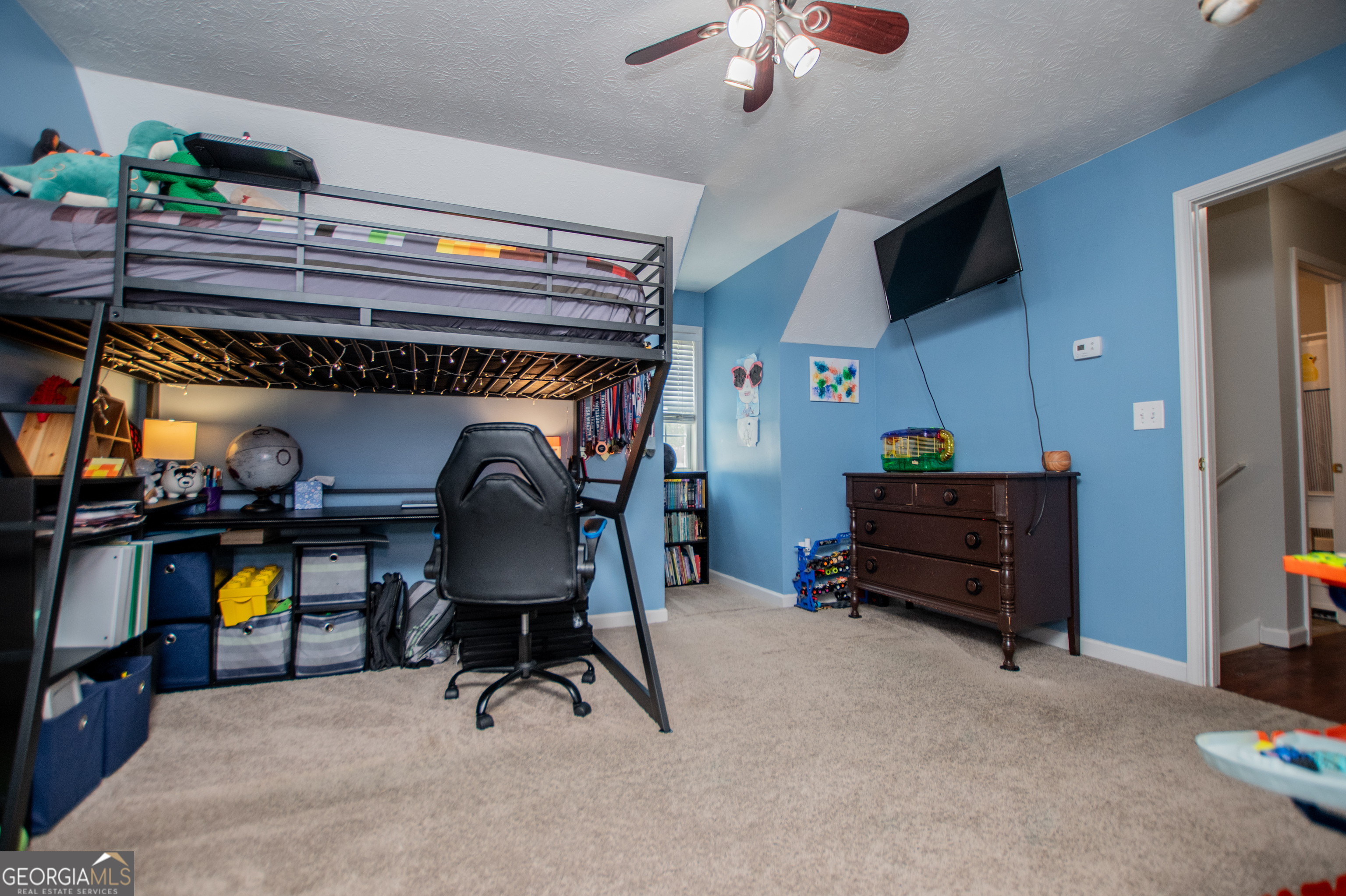 Listing images