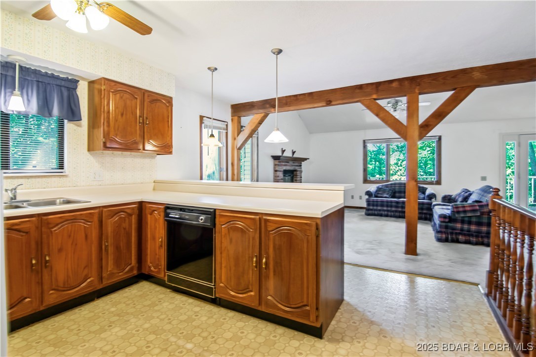 Listing images