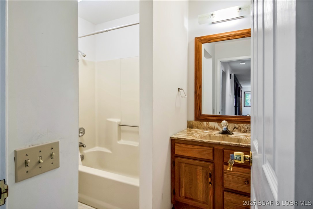 Listing images