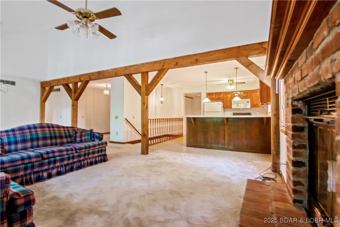 Listing images