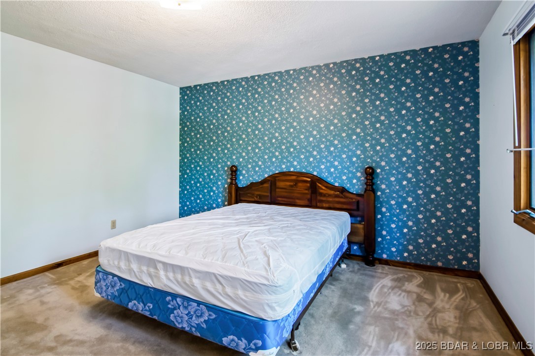 Listing images
