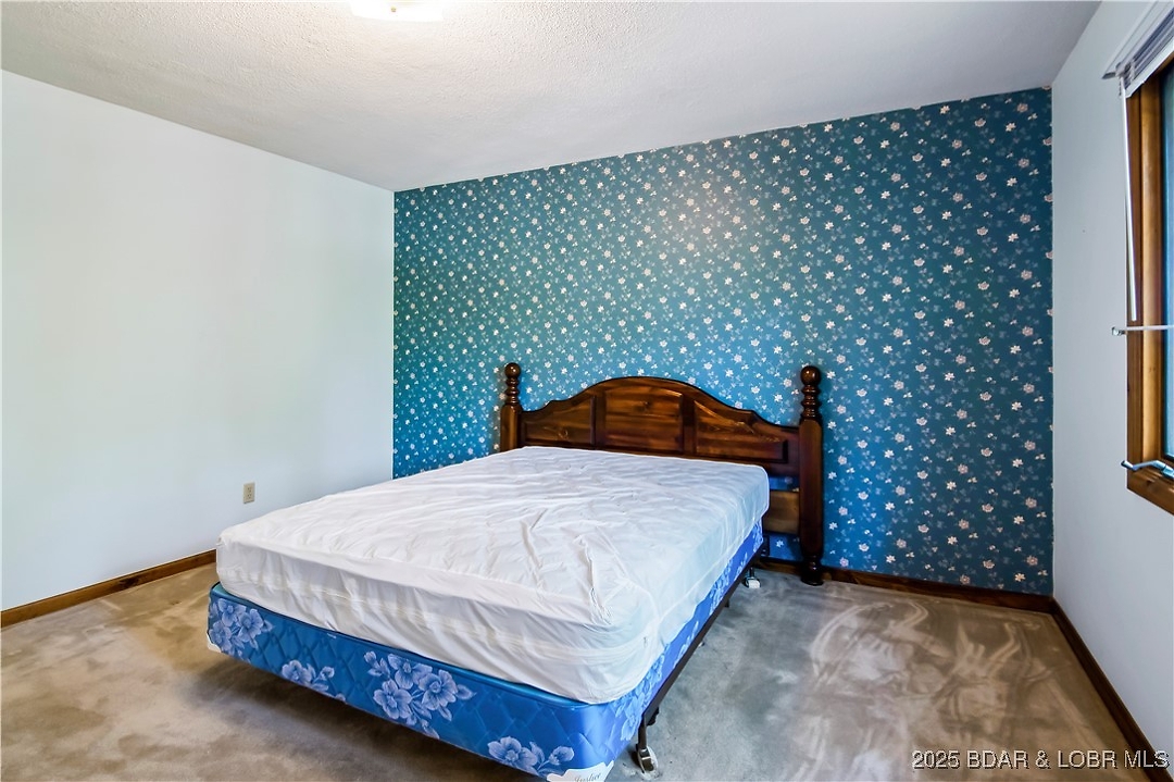 Listing images