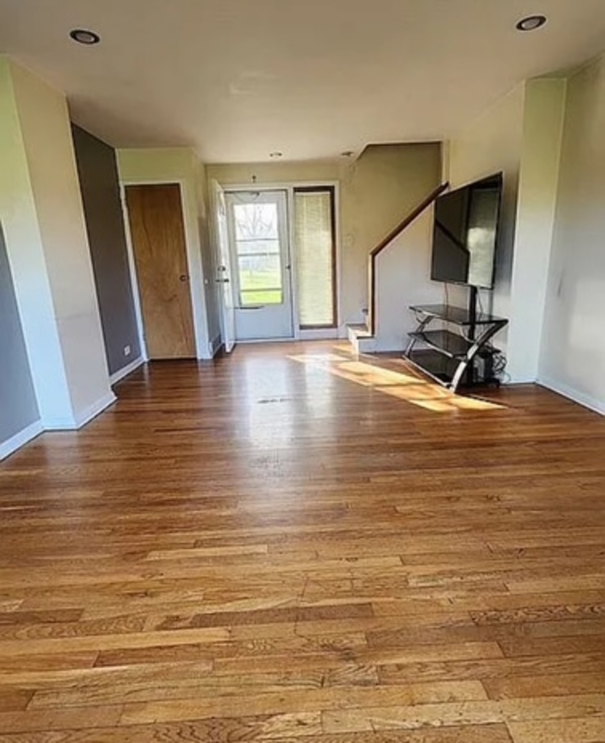 Listing images