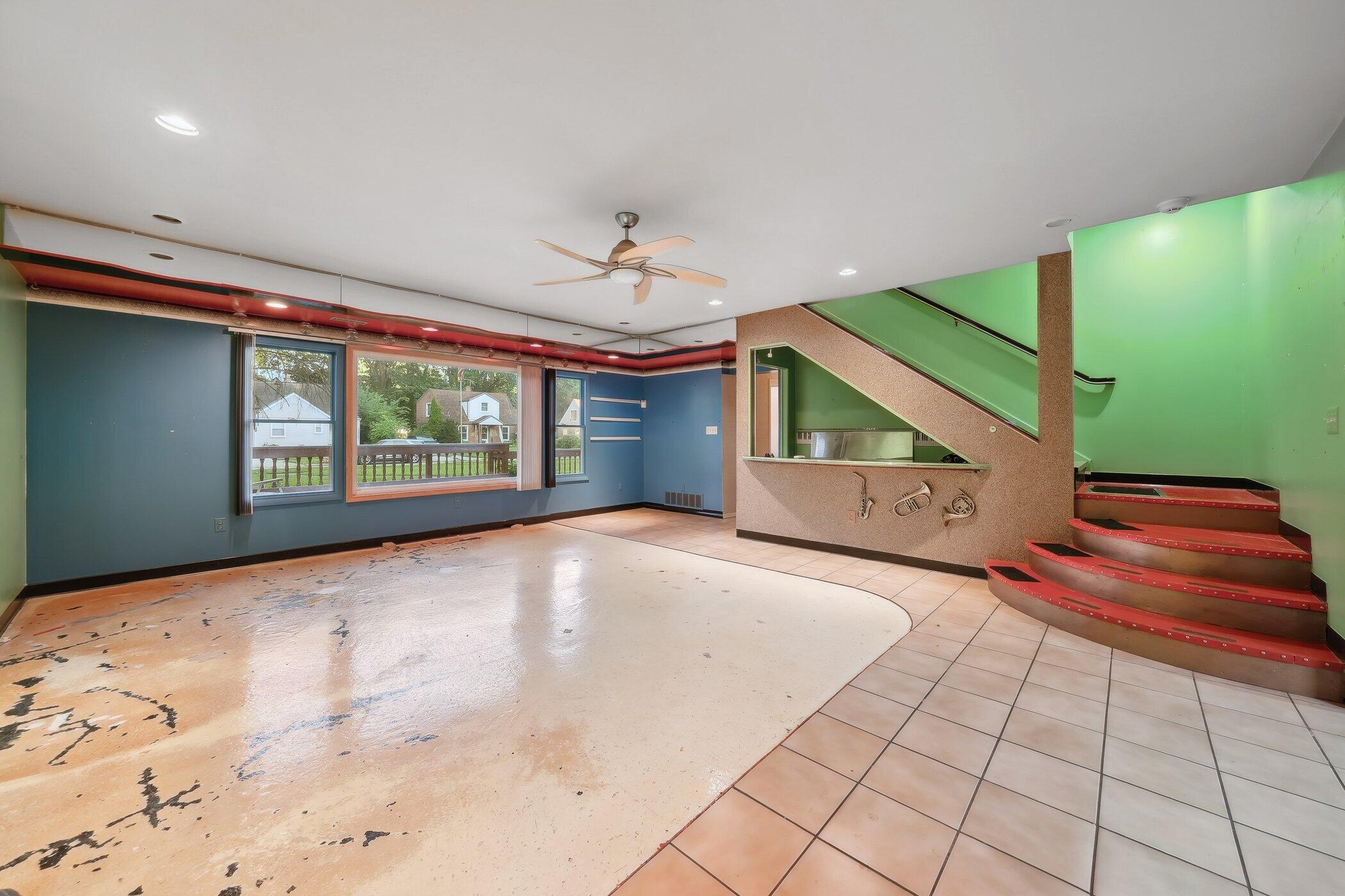 Listing images