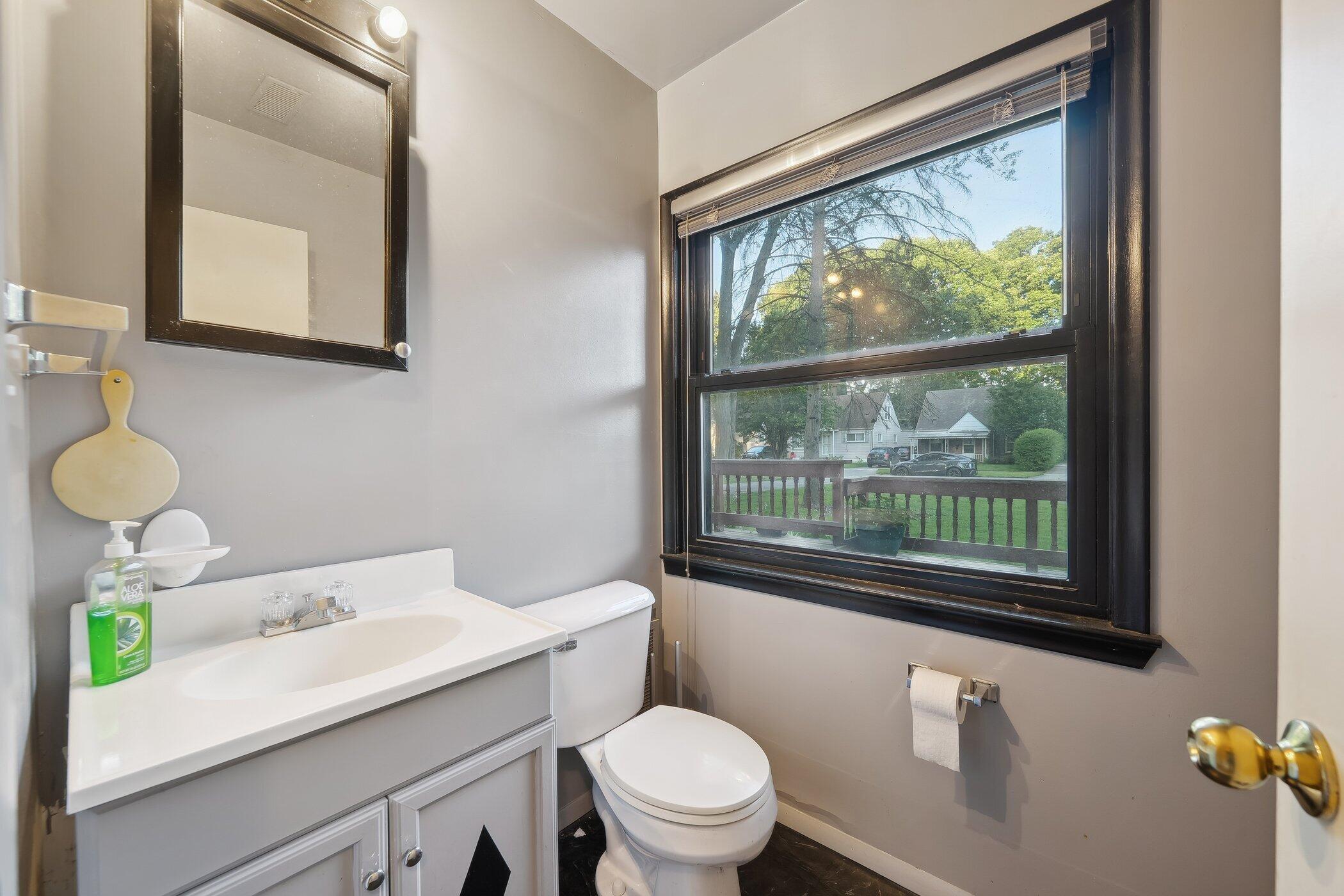 Listing images